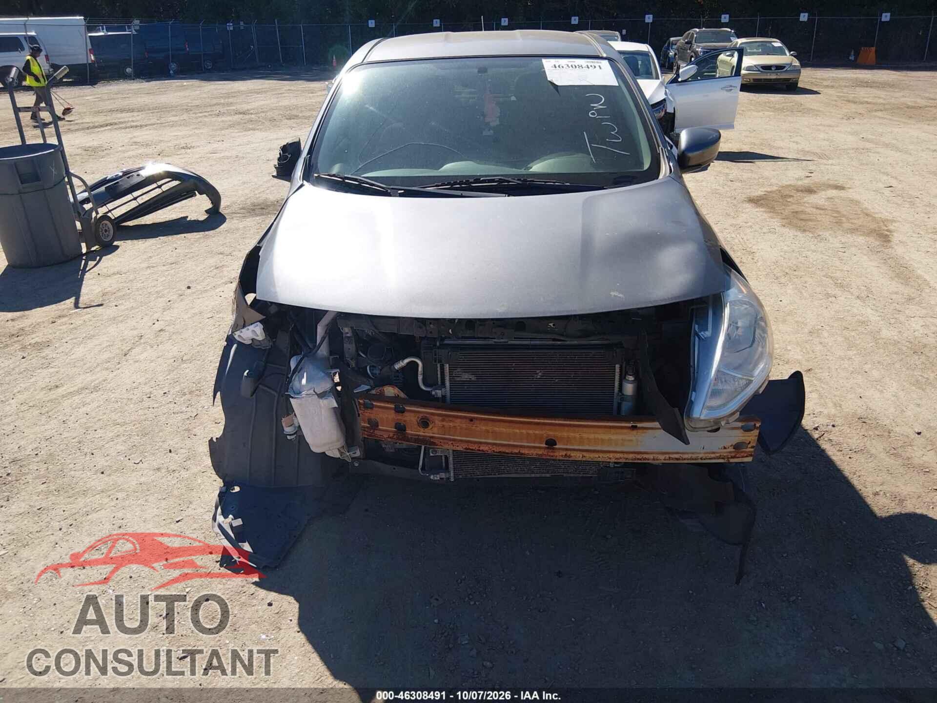 NISSAN VERSA 2019 - 3N1CN7AP3KL881207