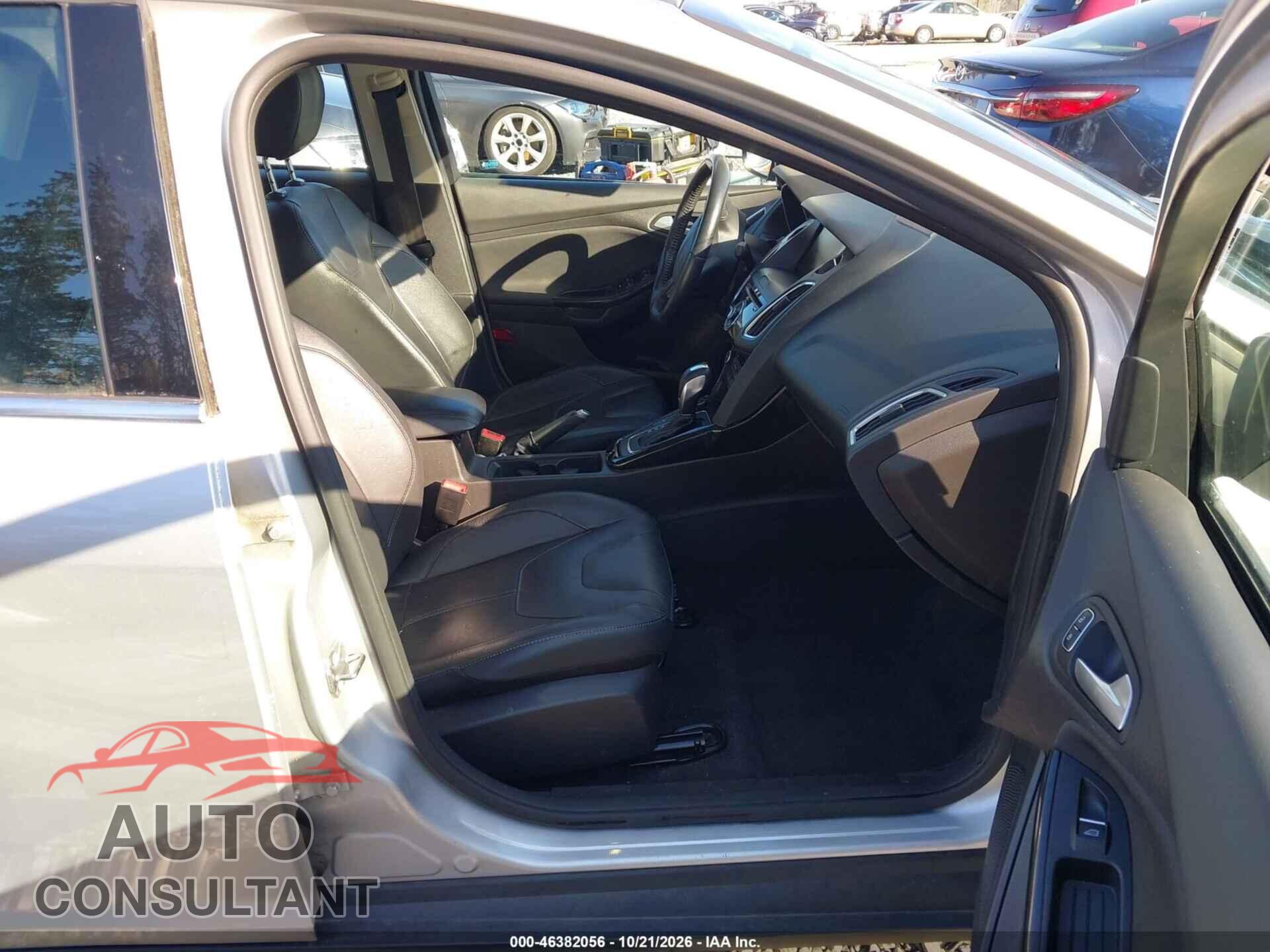 FORD FOCUS 2015 - 1FADP3J20FL324108