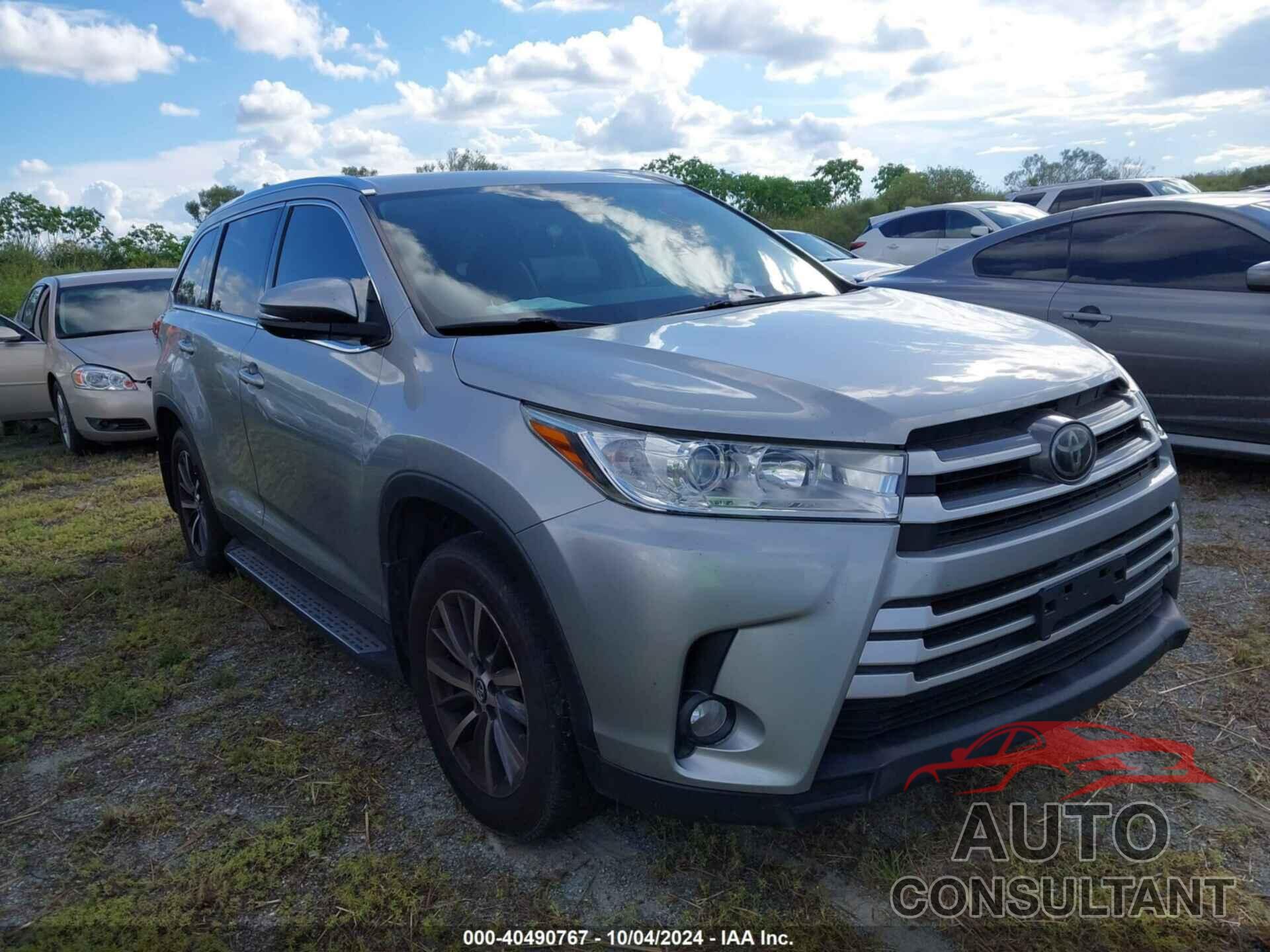 TOYOTA HIGHLANDER 2019 - 5TDJZRFH0KS586646