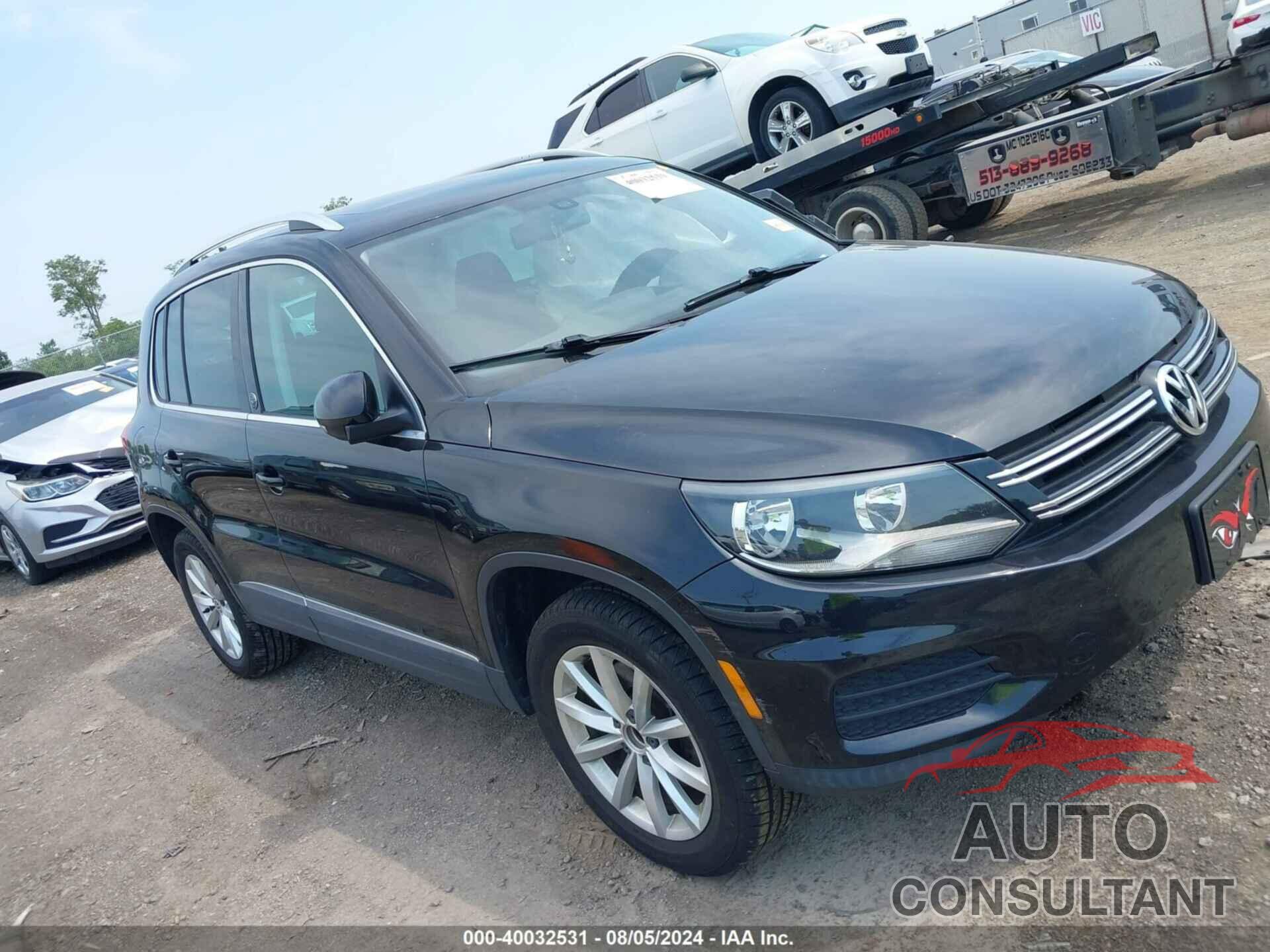 VOLKSWAGEN TIGUAN 2017 - WVGSV7AX2HK018736