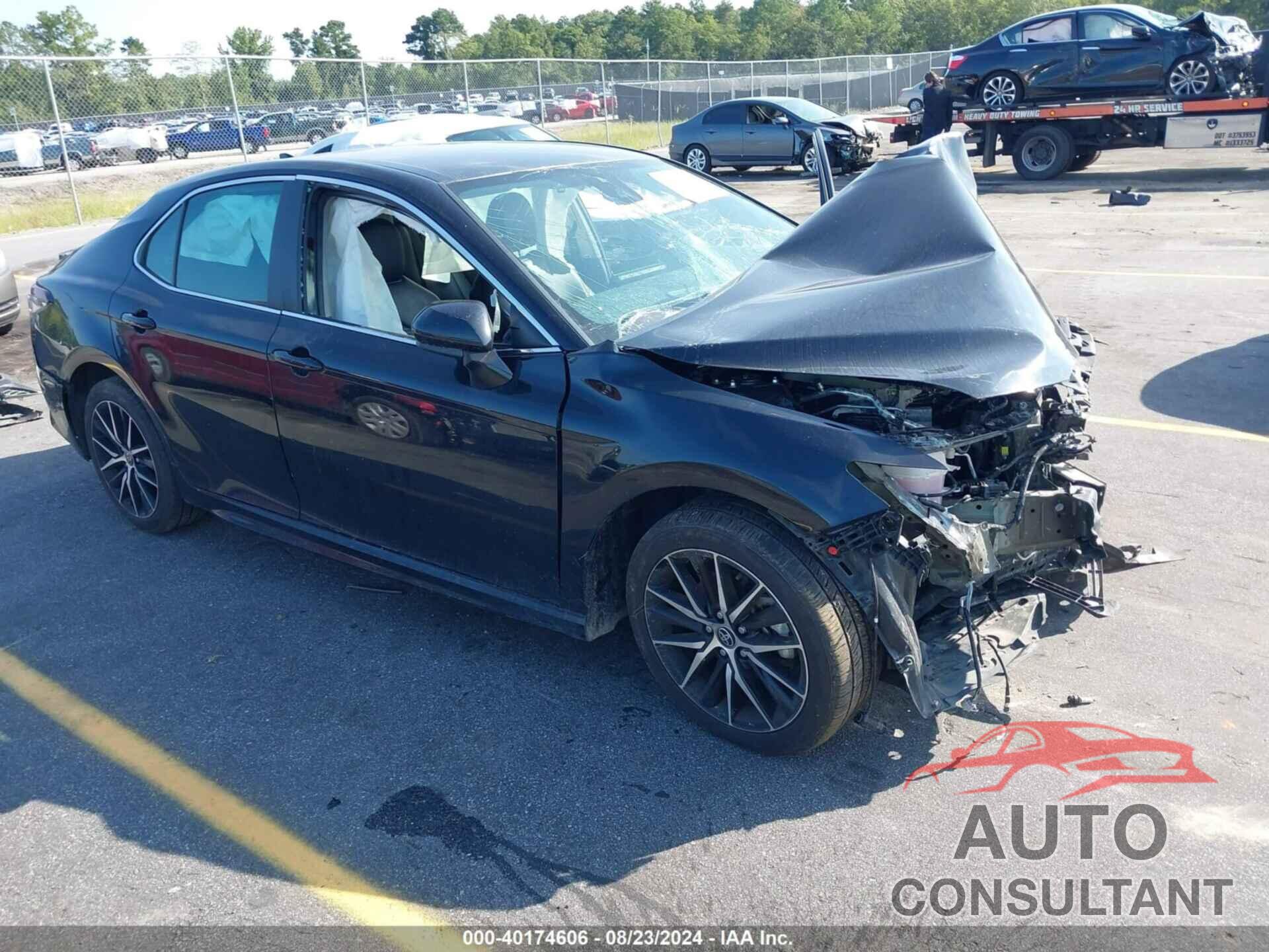 TOYOTA CAMRY 2021 - 4T1G11AK4MU477381