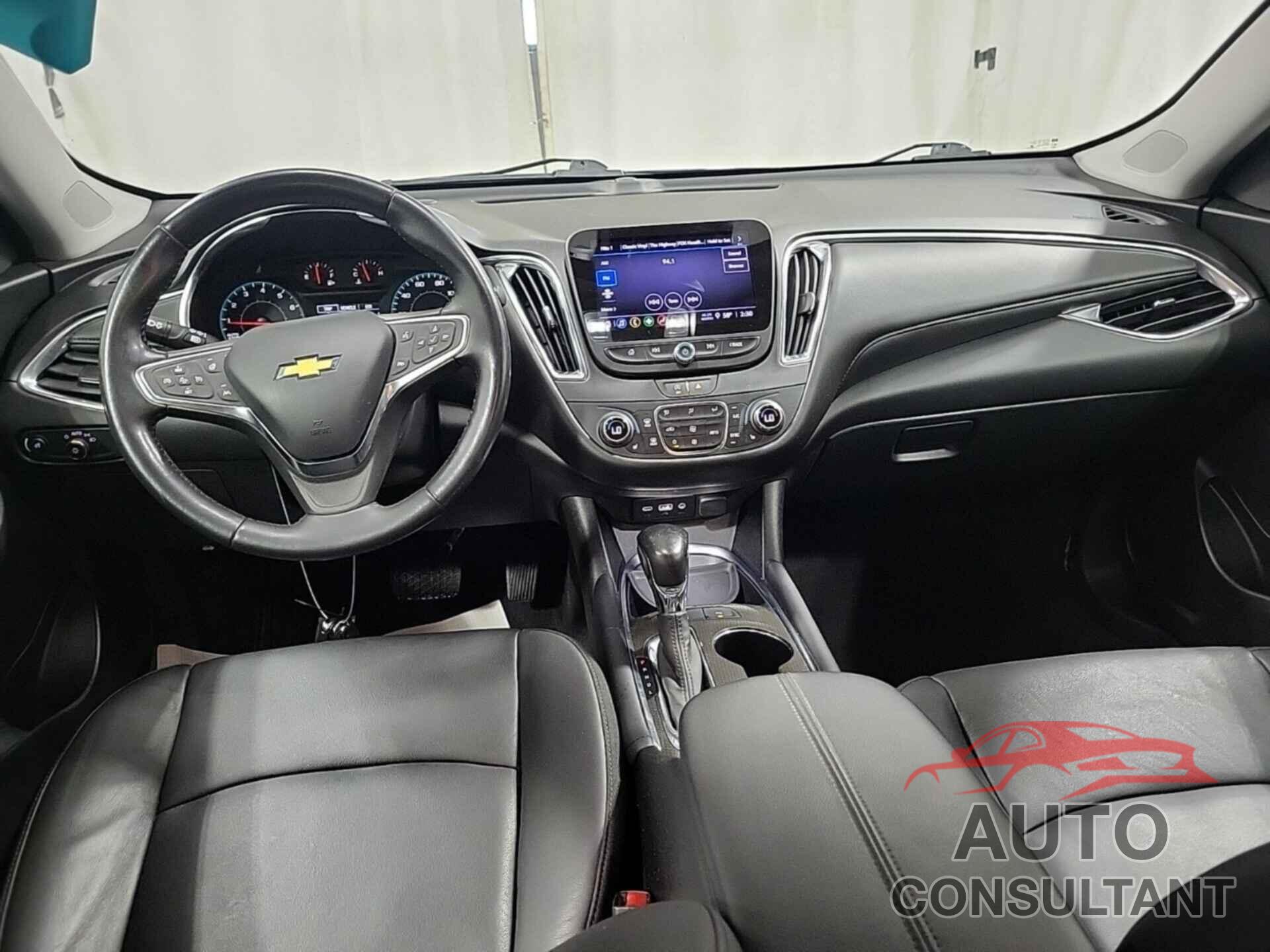 CHEVROLET MALIBU 2021 - 1G1ZD5ST1MF088858