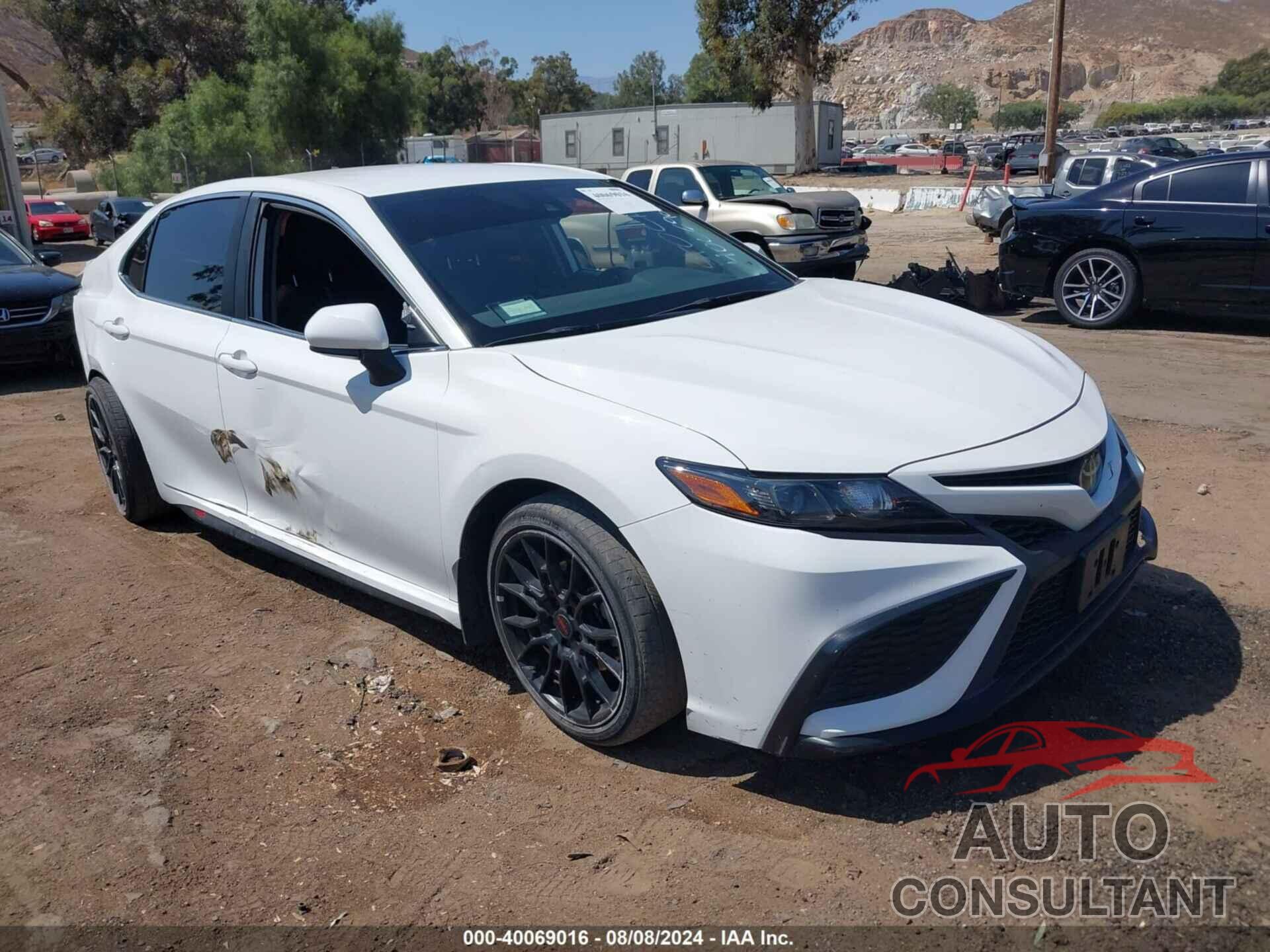TOYOTA CAMRY 2021 - 4T1G11AK9MU488022