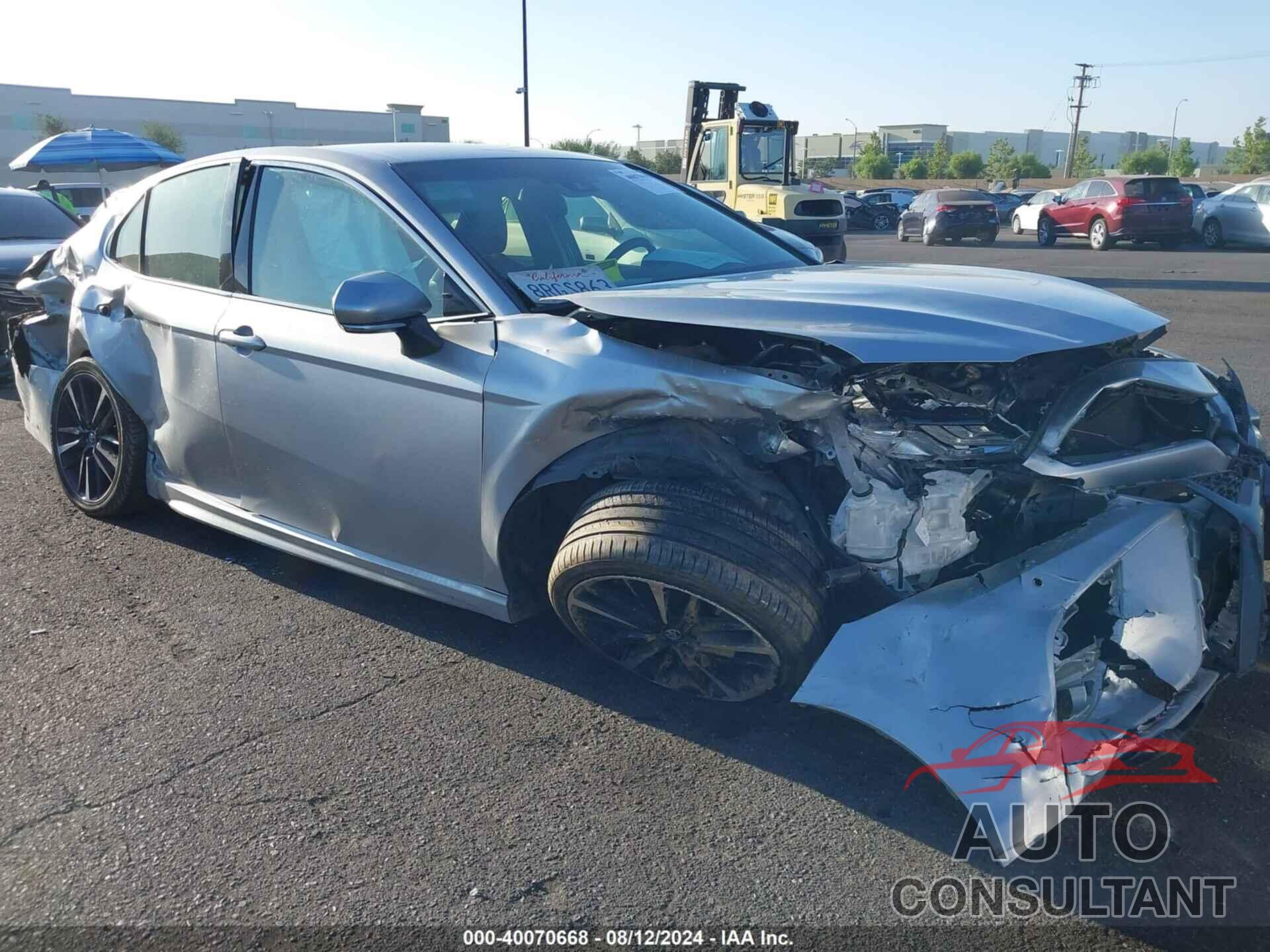 TOYOTA CAMRY 2018 - 4T1B61HK4JU015979