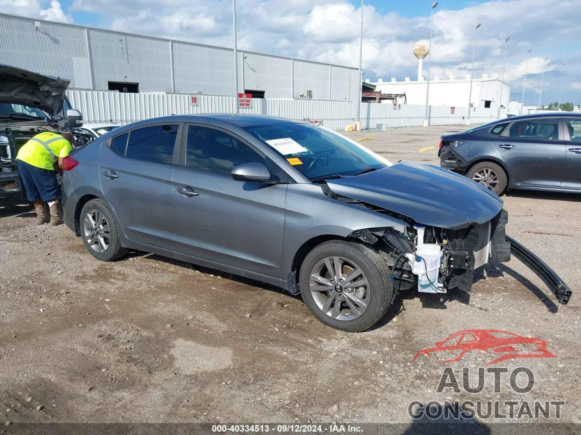 HYUNDAI ELANTRA 2018 - KMHD84LF6JU588199