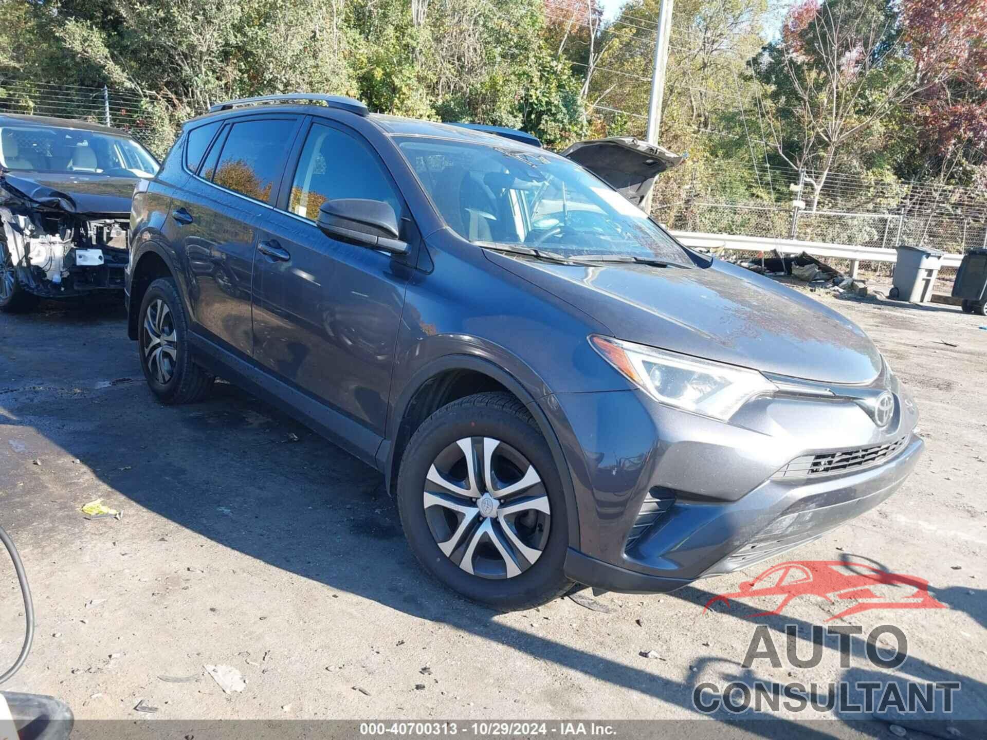 TOYOTA RAV4 2017 - JTMBFREV3HJ142140