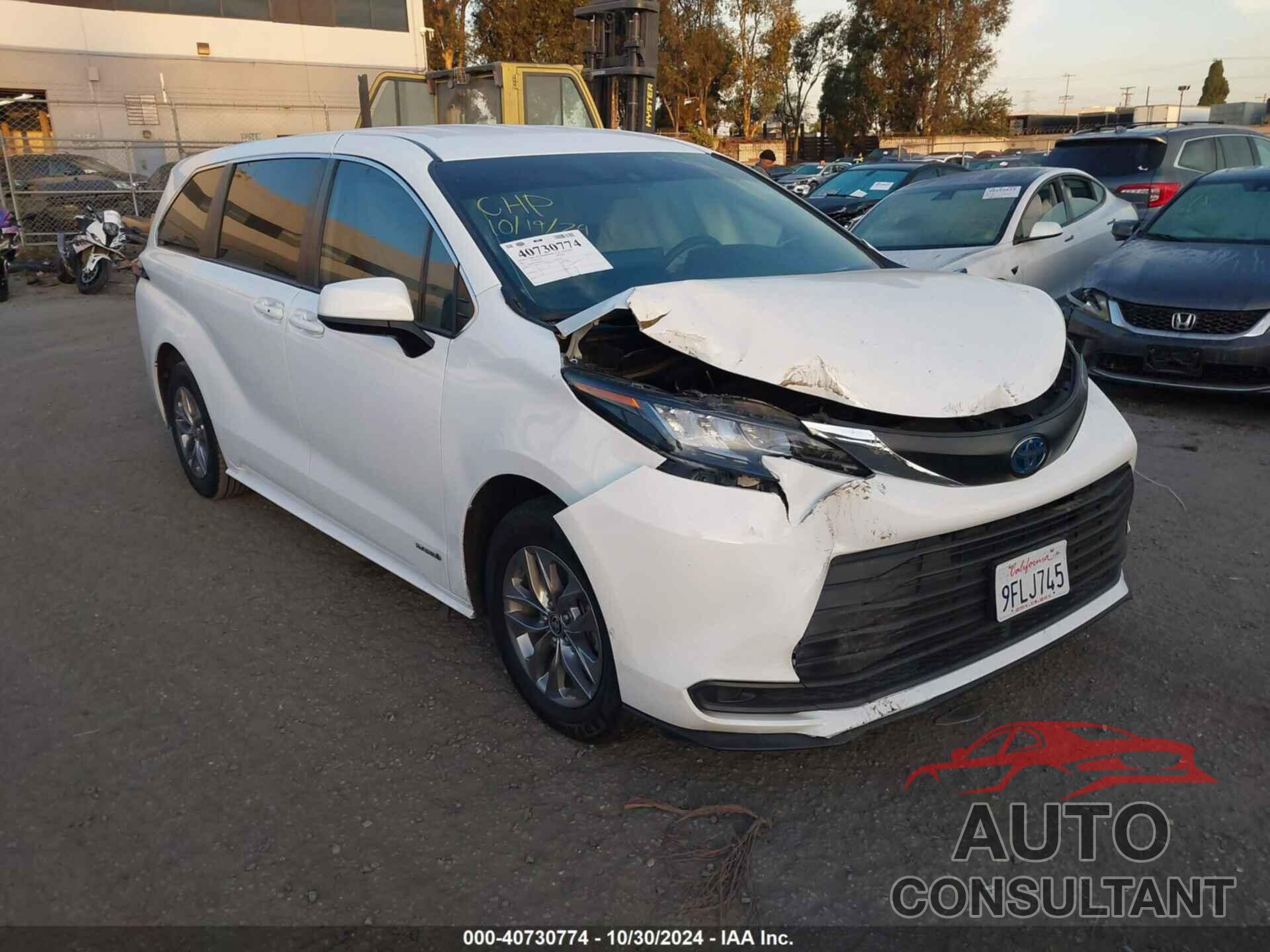 TOYOTA SIENNA 2021 - 5TDKRKEC0MS042054