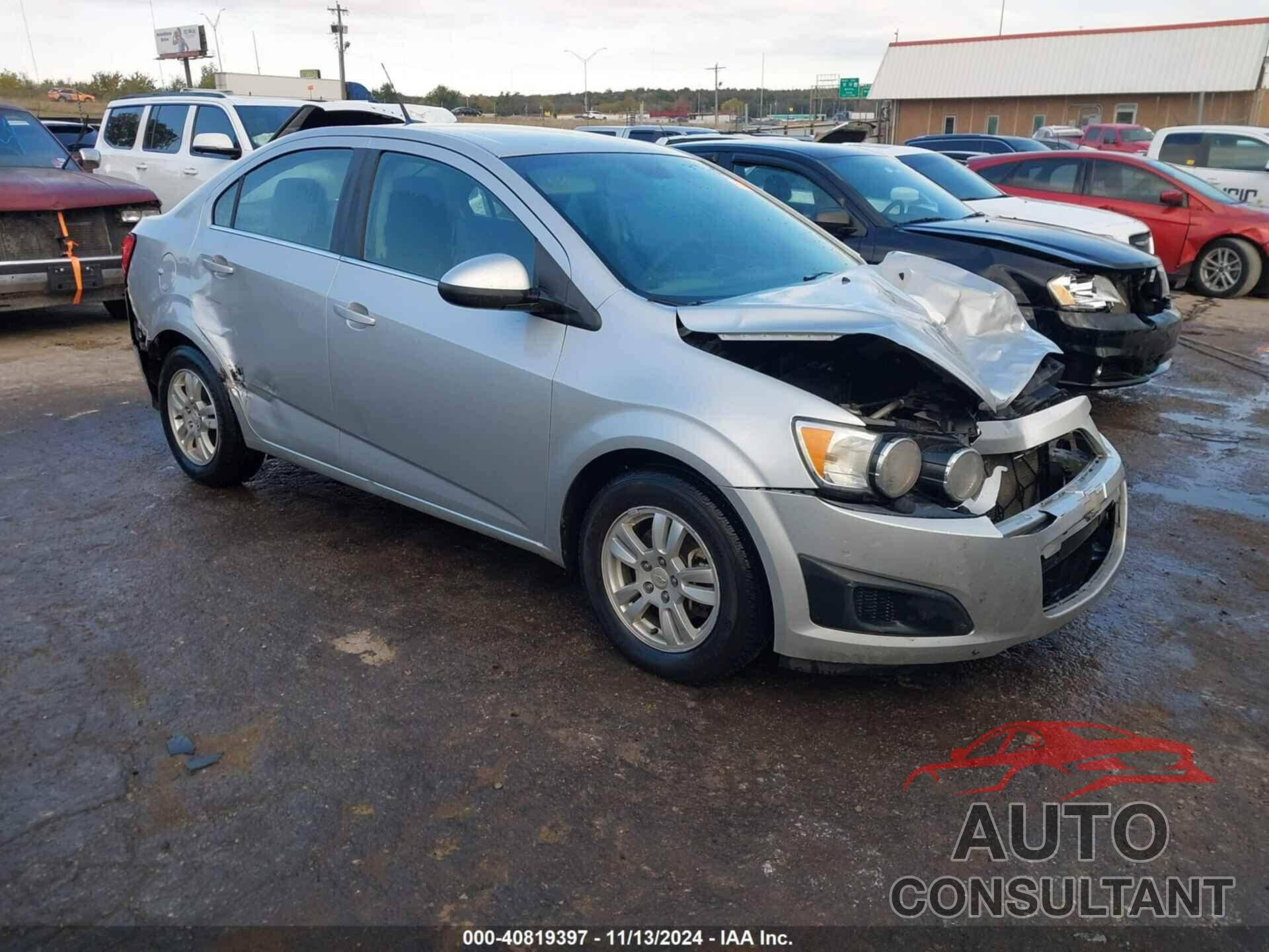 CHEVROLET SONIC 2012 - 1G1JC5SH8C4193323