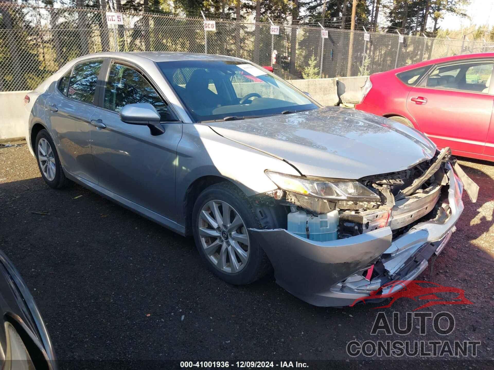 TOYOTA CAMRY 2018 - 4T1B11HK1JU637356