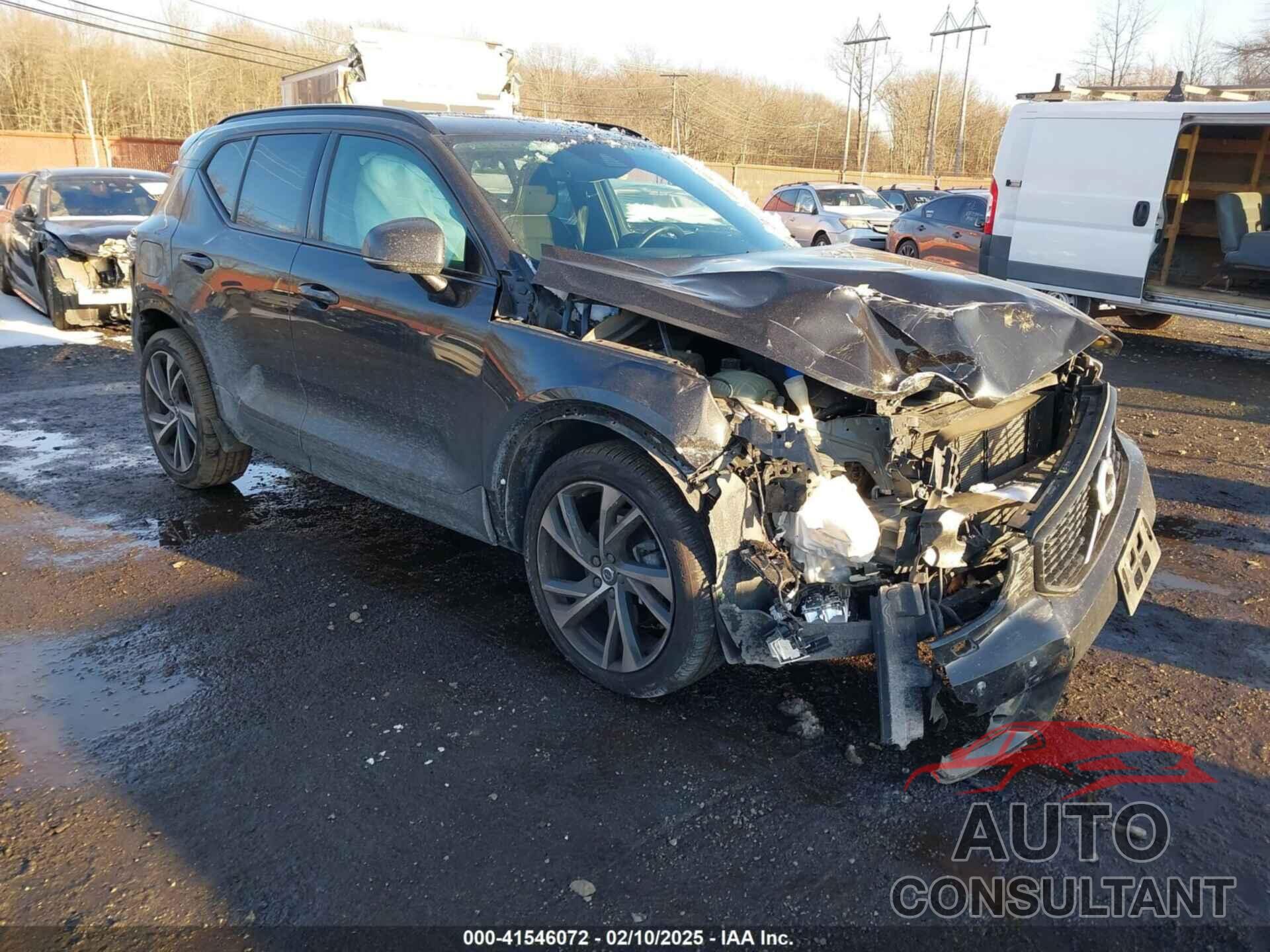 VOLVO XC40 2021 - YV4162UM3M2435422