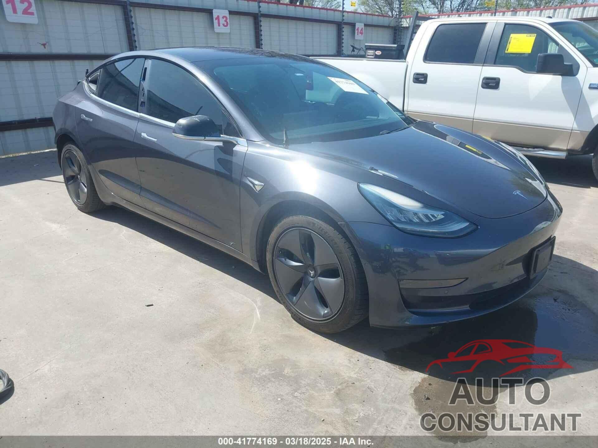 TESLA MODEL 3 2018 - 5YJ3E1EA4JF157782