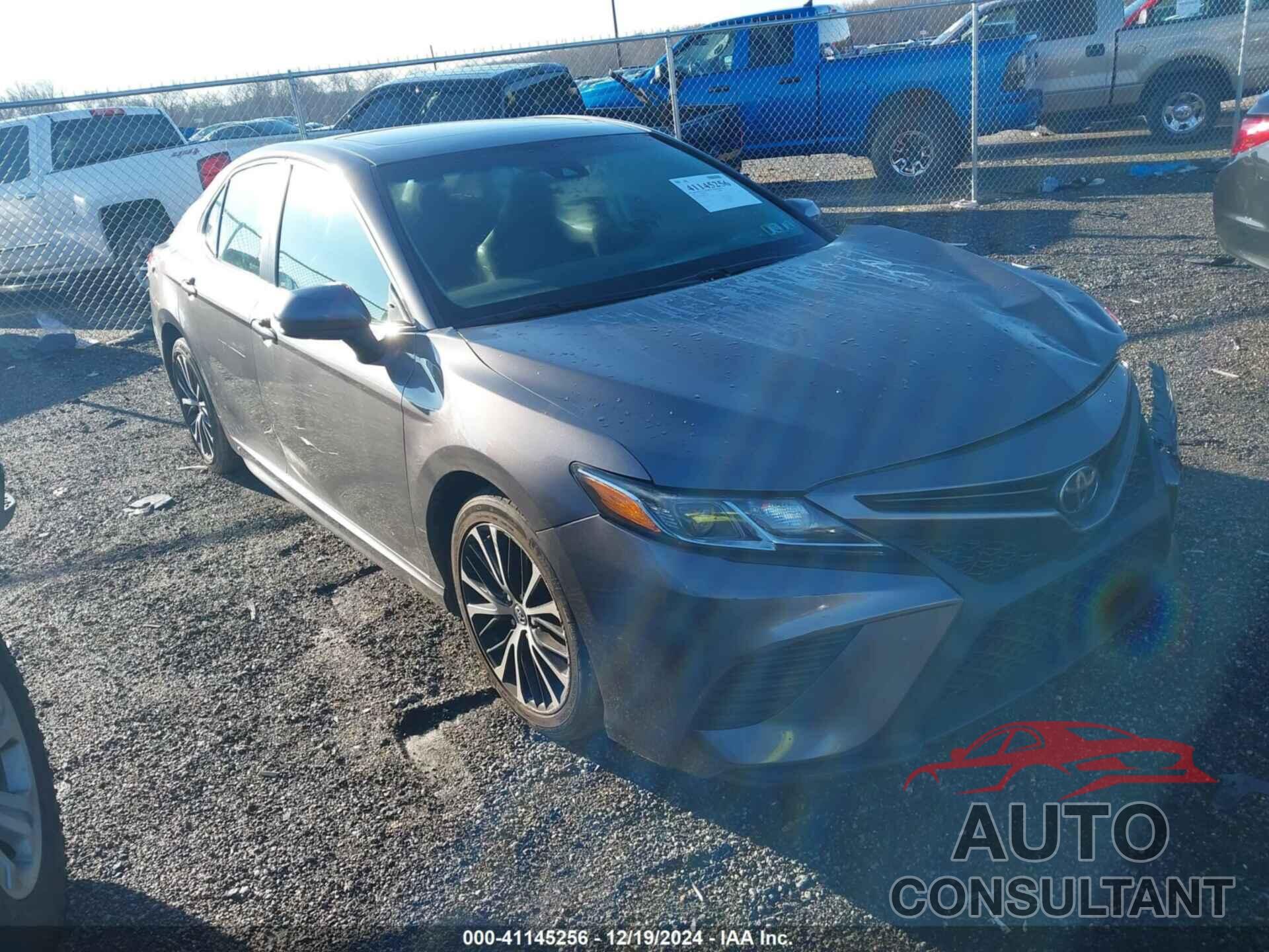 TOYOTA CAMRY 2018 - 4T1B11HK9JU071852