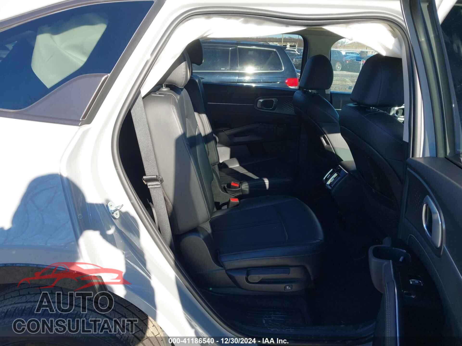 KIA SORENTO 2023 - 5XYRKDLF2PG191692
