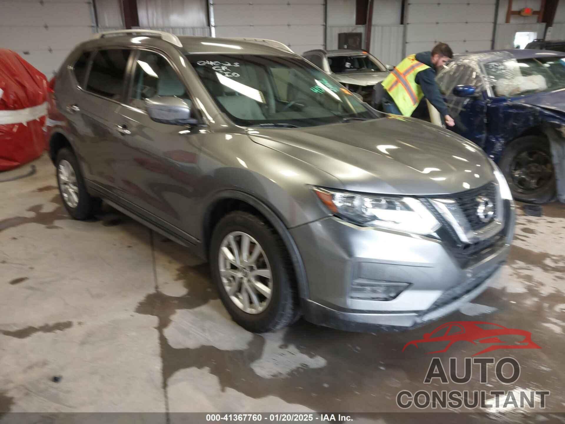 NISSAN ROGUE 2017 - KNMAT2MV8HP555410