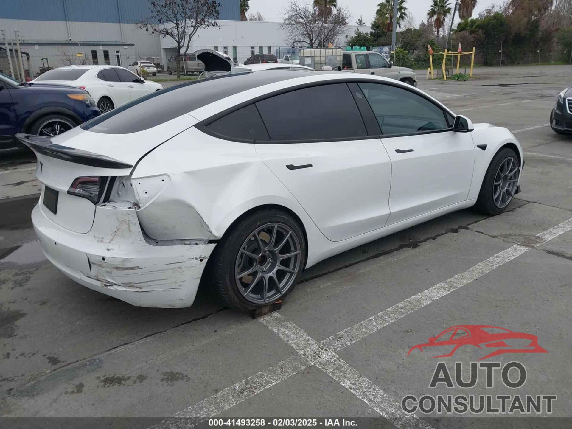 TESLA MODEL 3 2021 - 5YJ3E1EA9MF051204