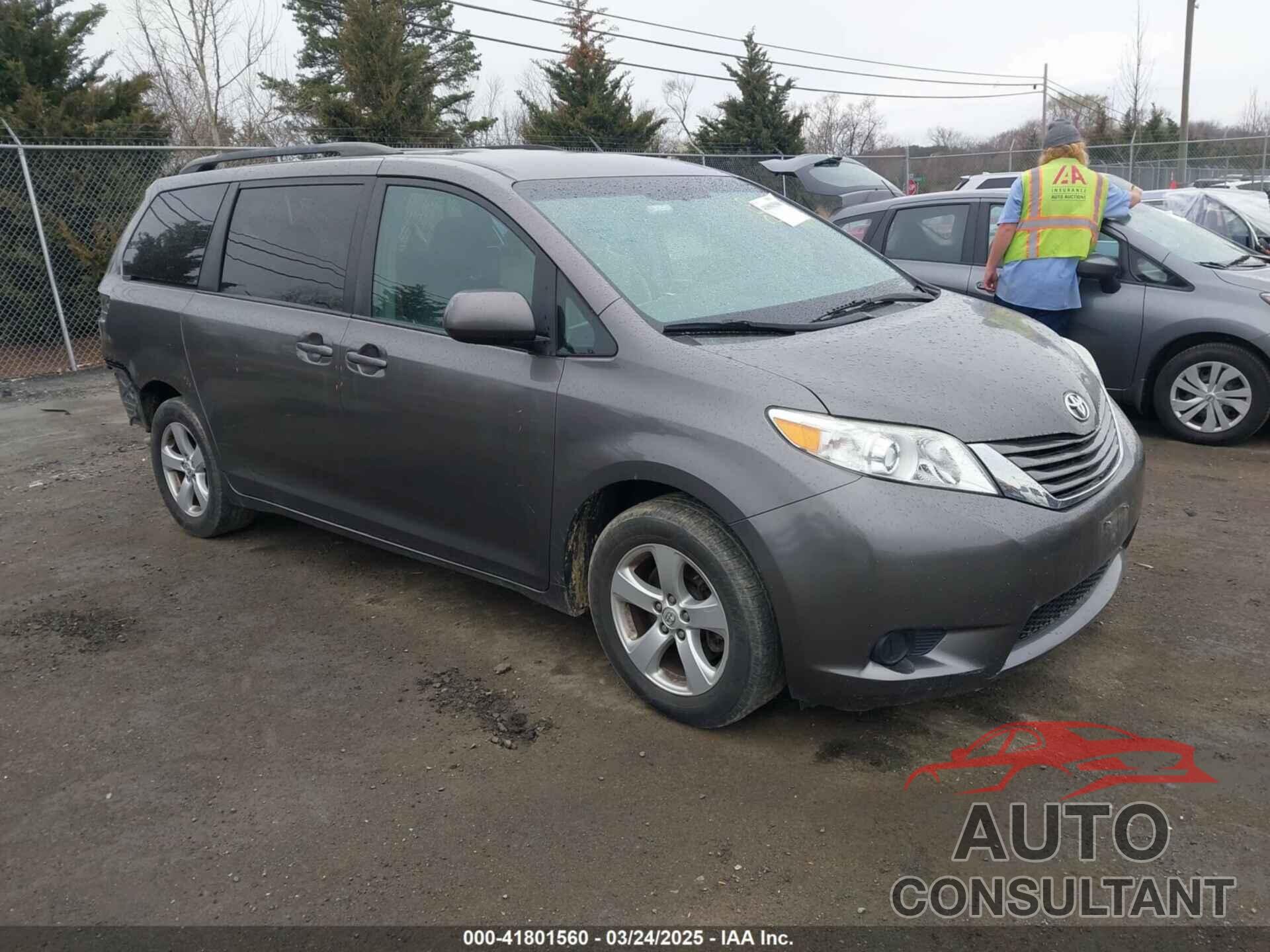 TOYOTA SIENNA 2015 - 5TDKK3DC4FS682301