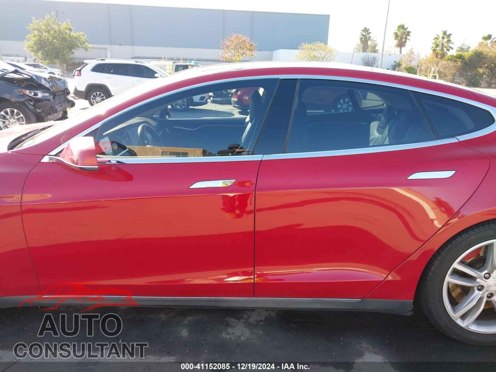 TESLA MODEL S 2013 - 5YJSA1CP4DFP13611