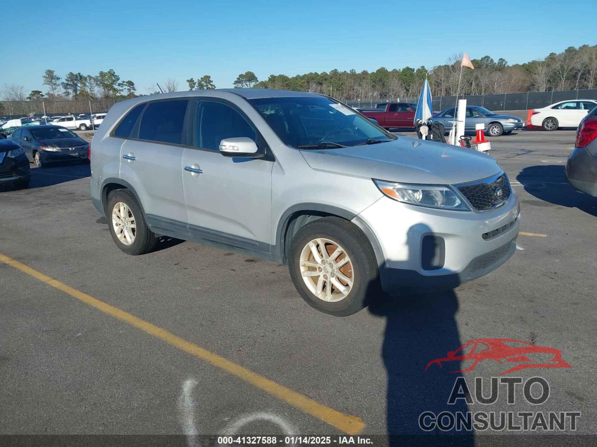 KIA SORENTO 2015 - 5XYKT3A62FG590158