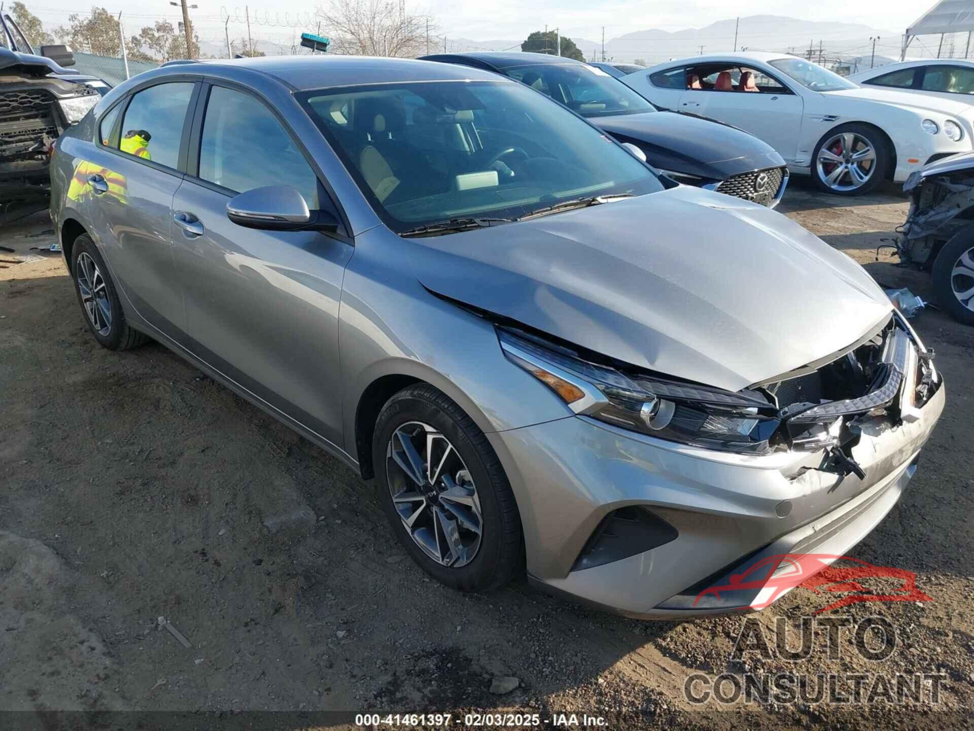 KIA FORTE 2023 - 3KPF24AD1PE652284
