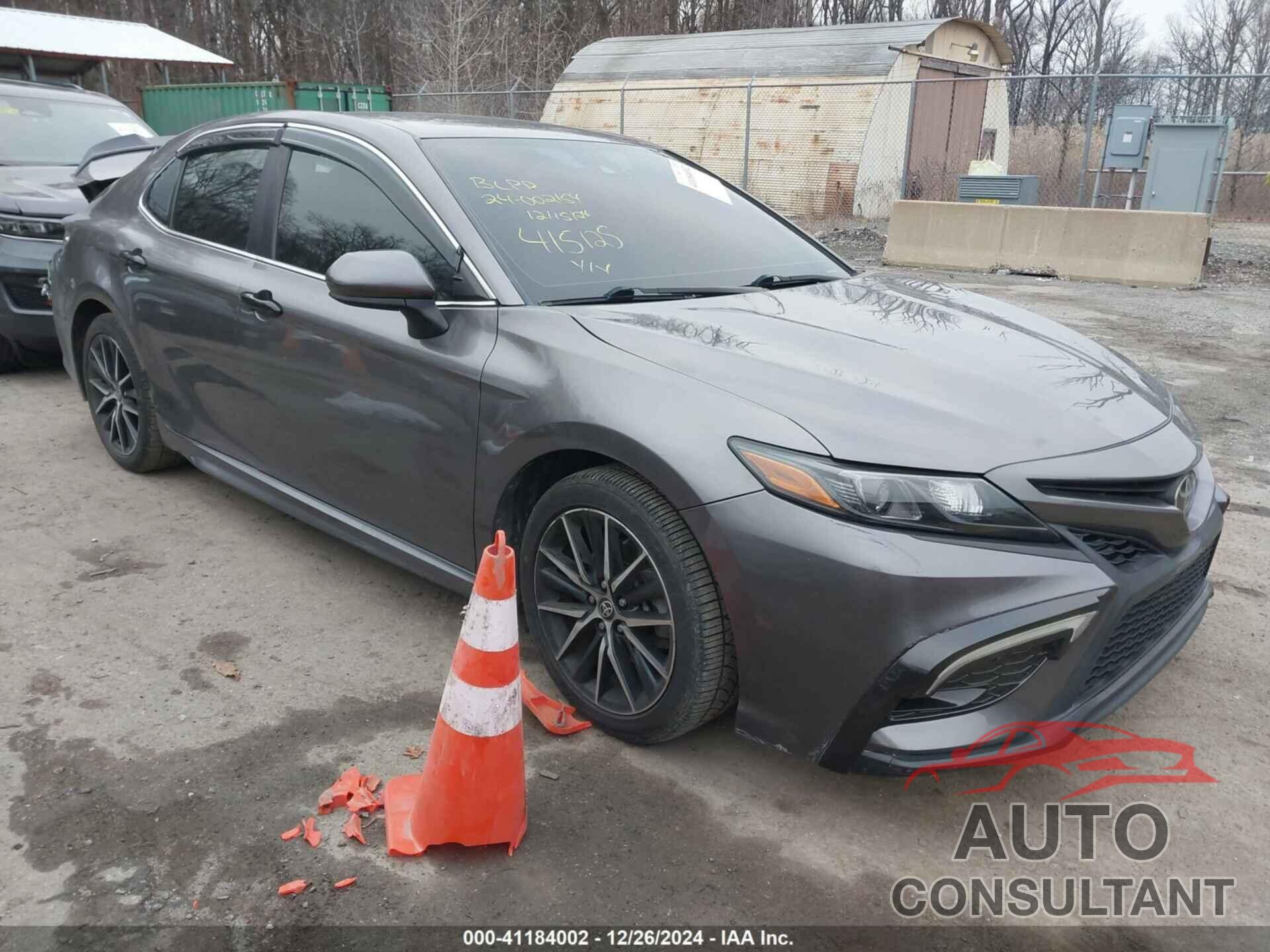 TOYOTA CAMRY 2021 - 4T1G11AK6MU415125