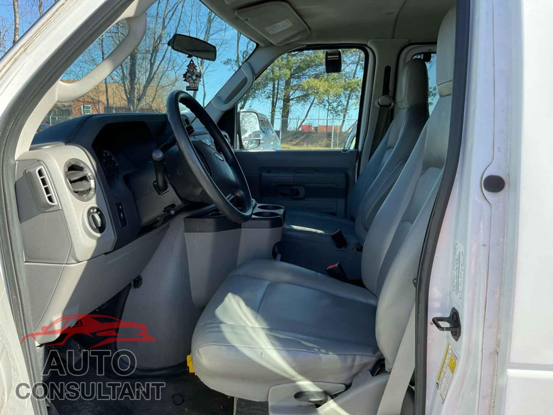 FORD ECONOLINE 2014 - 1FBSS3BL4EDA45989