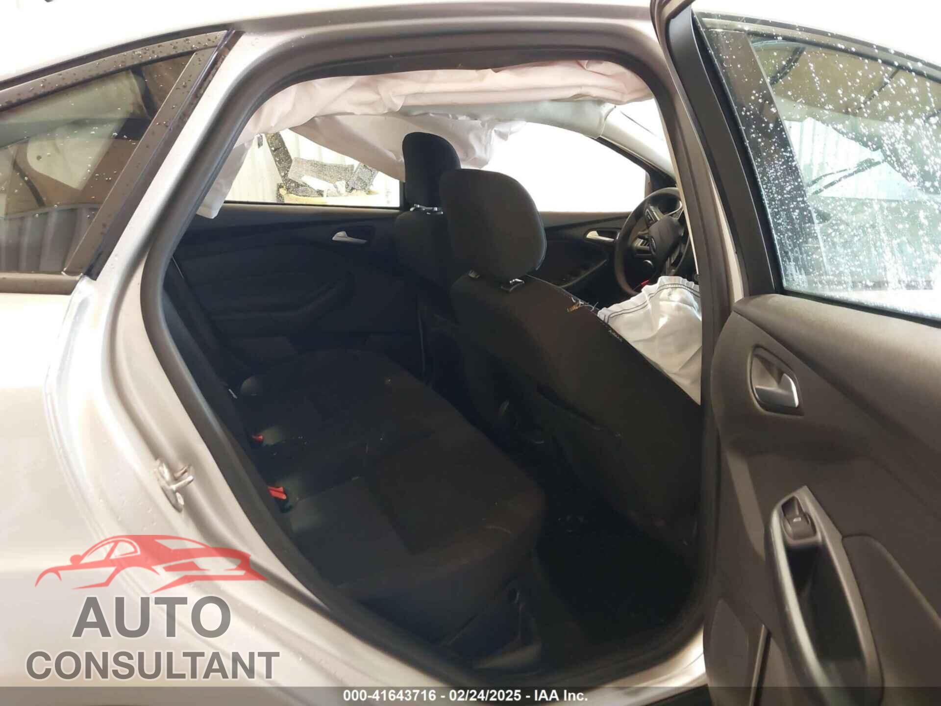 FORD FOCUS 2017 - 1FADP3F20HL201534