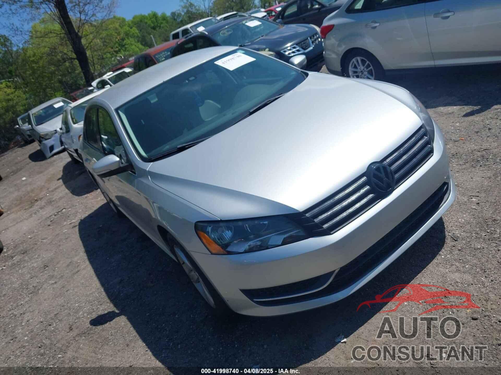 VOLKSWAGEN PASSAT 2014 - 1VWAT7A36EC045573