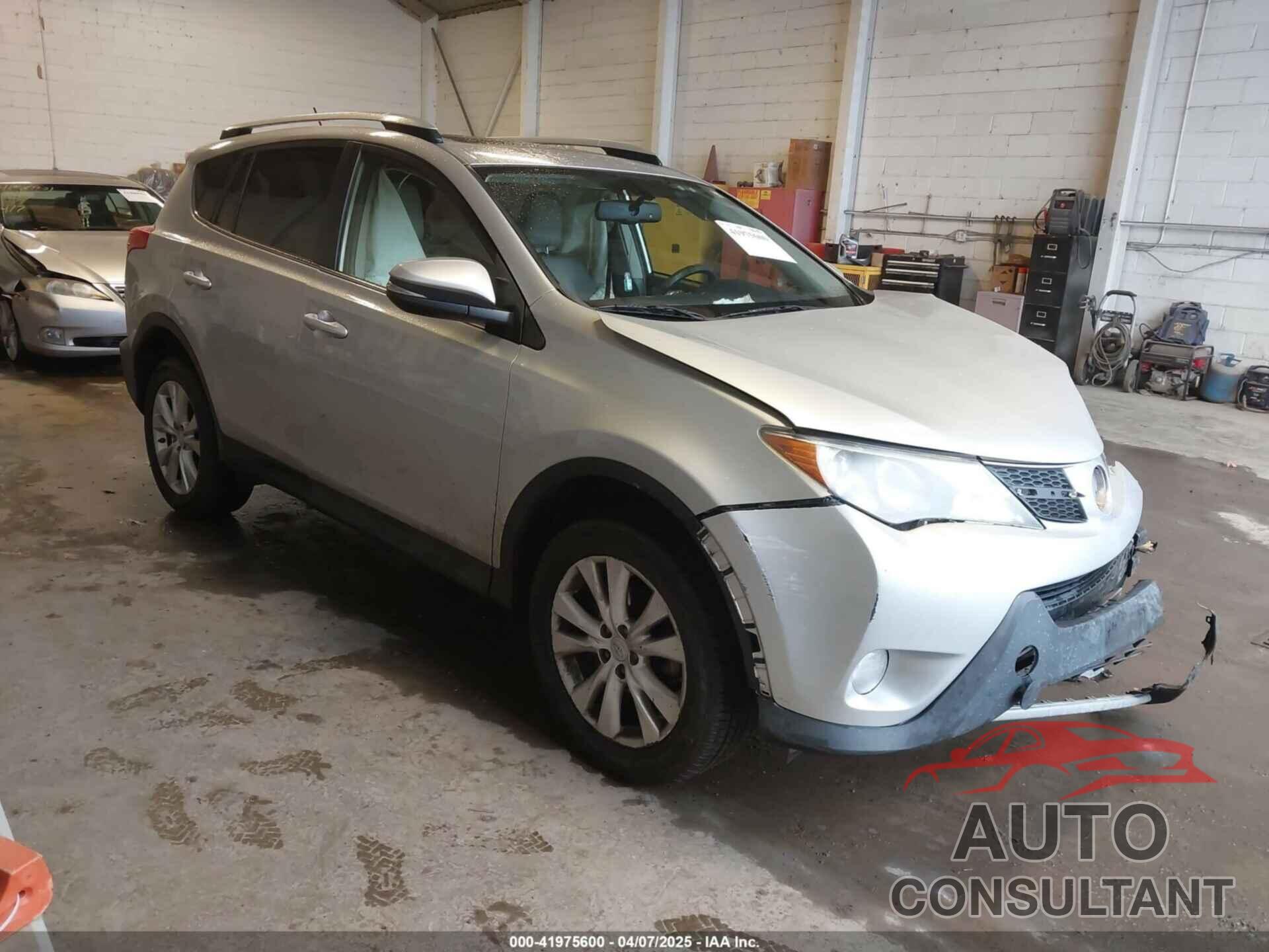 TOYOTA RAV4 2015 - JTMDFREV9FJ039553