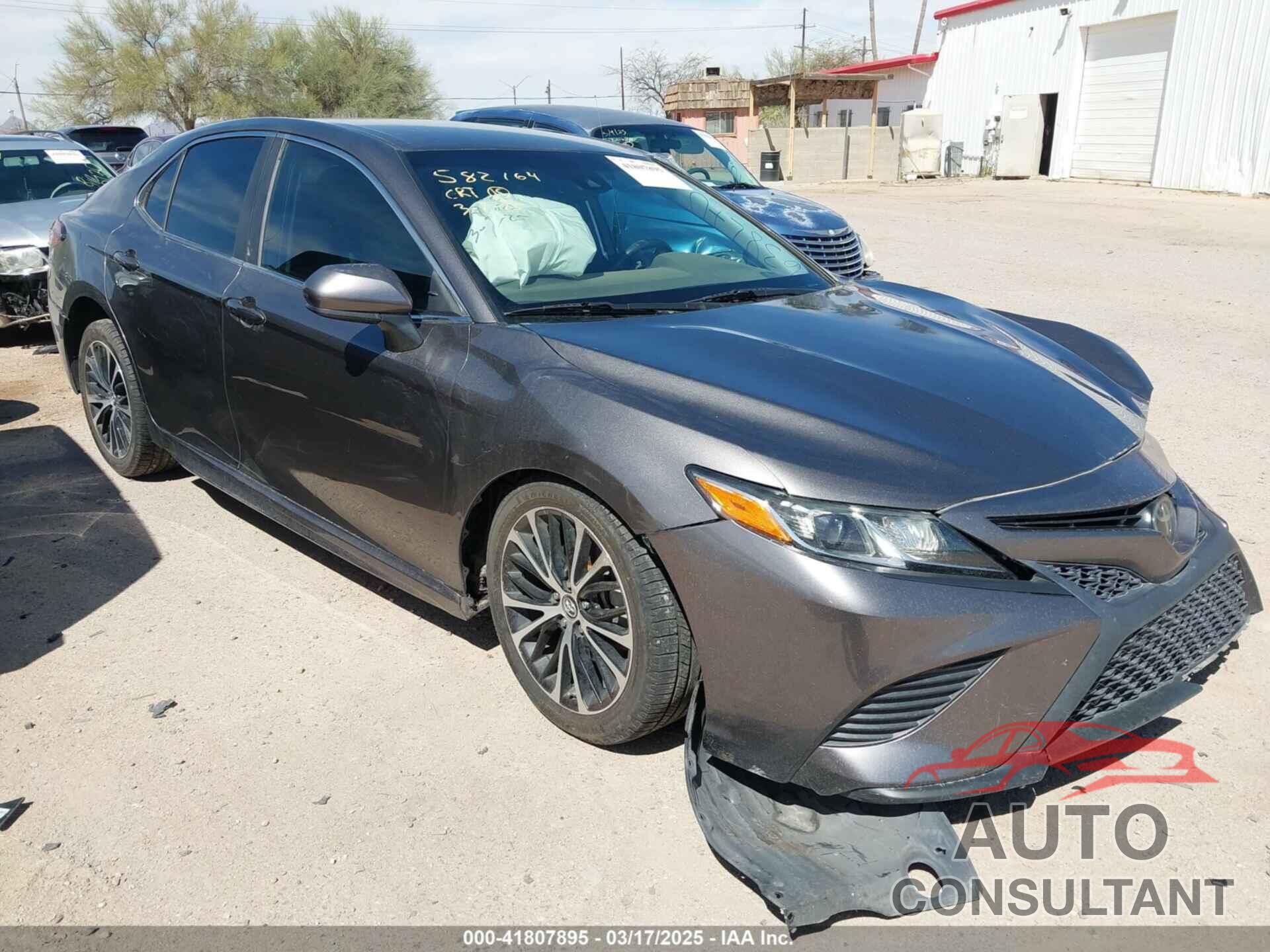 TOYOTA CAMRY 2018 - 4T1B11HK7JU638270