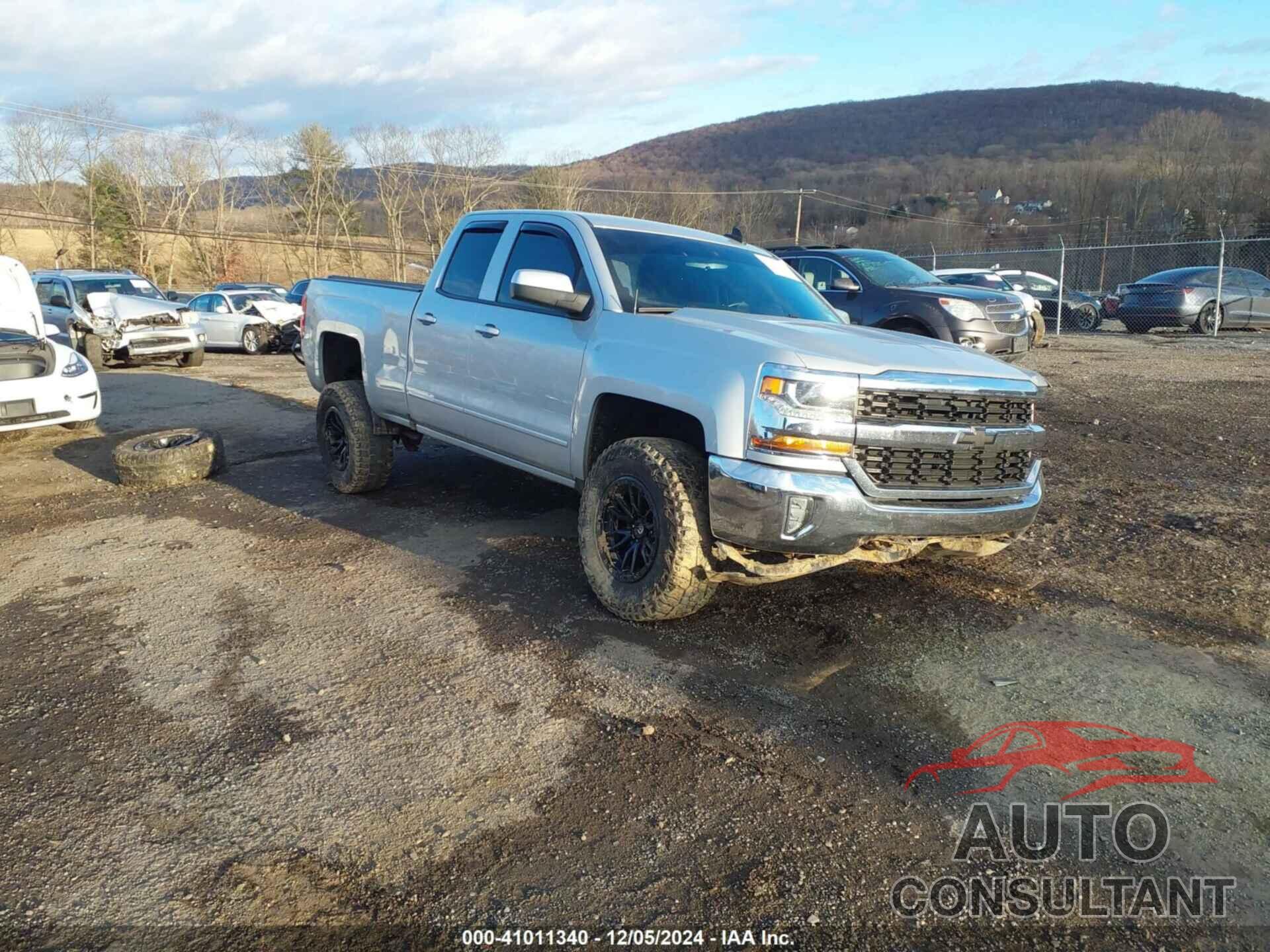 CHEVROLET SILVERADO 1500 2018 - 1GCVKREC2JZ199492
