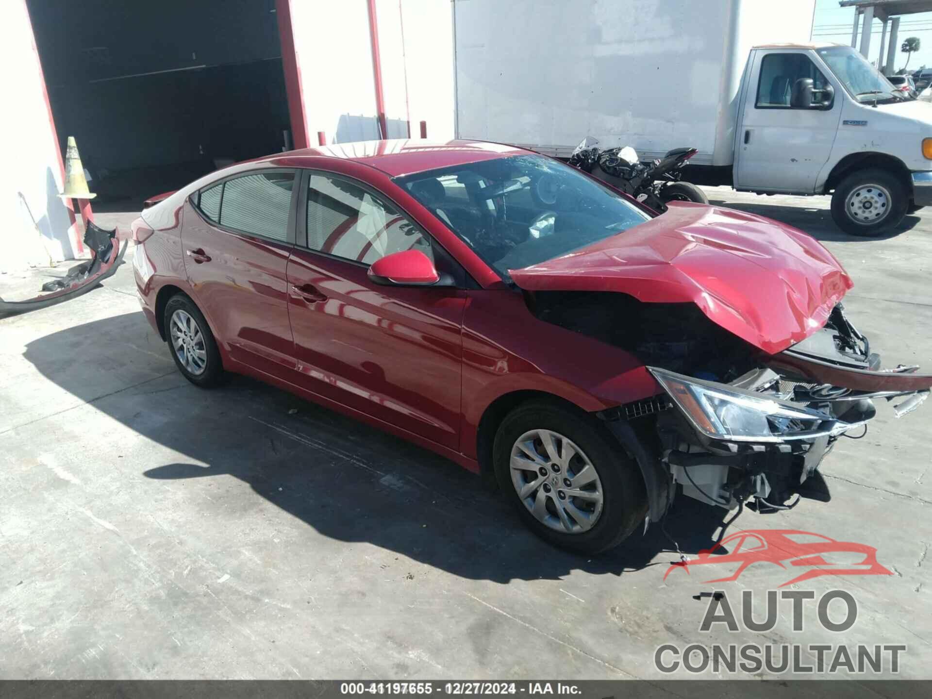 HYUNDAI ELANTRA 2019 - KMHD74LF2KU762354