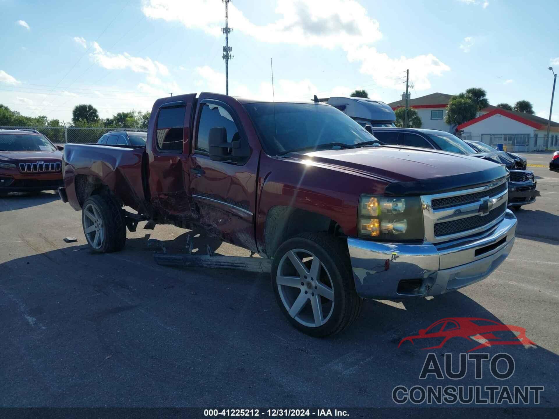 CHEVROLET SILVERADO 1500 2013 - 1GCRCSE09DZ131593