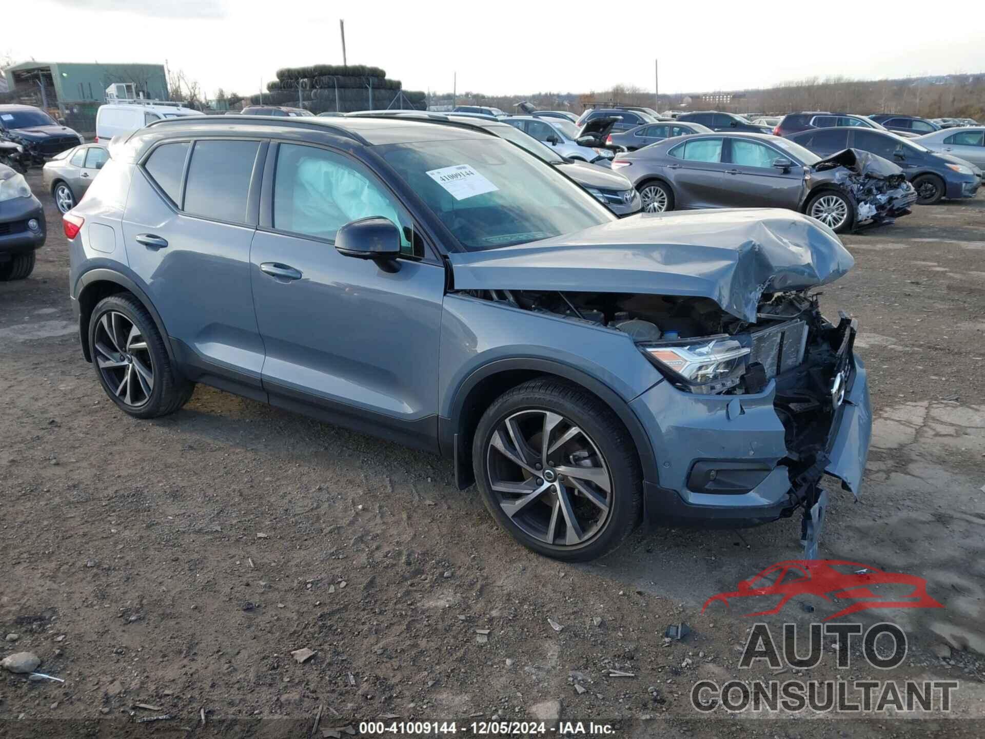 VOLVO XC40 2022 - YV4162UM0N2673732