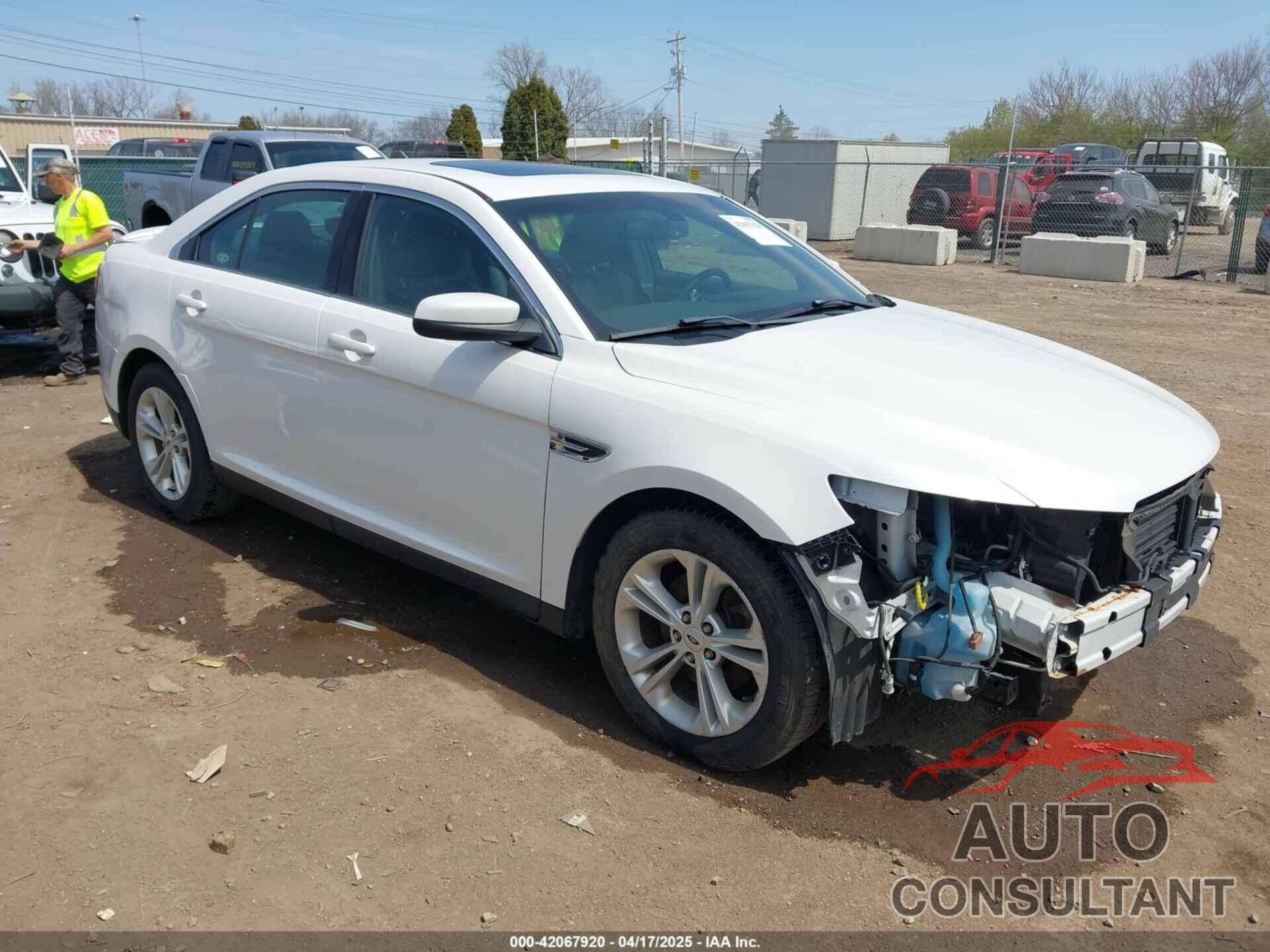 FORD TAURUS 2013 - 1FAHP2E89DG107558