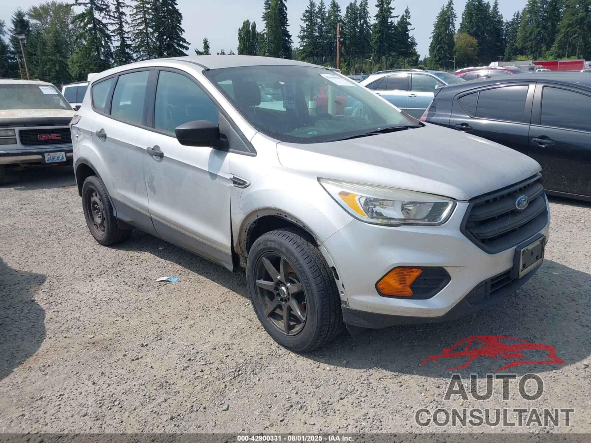 FORD ESCAPE 2017 - 1FMCU0F75HUA51323