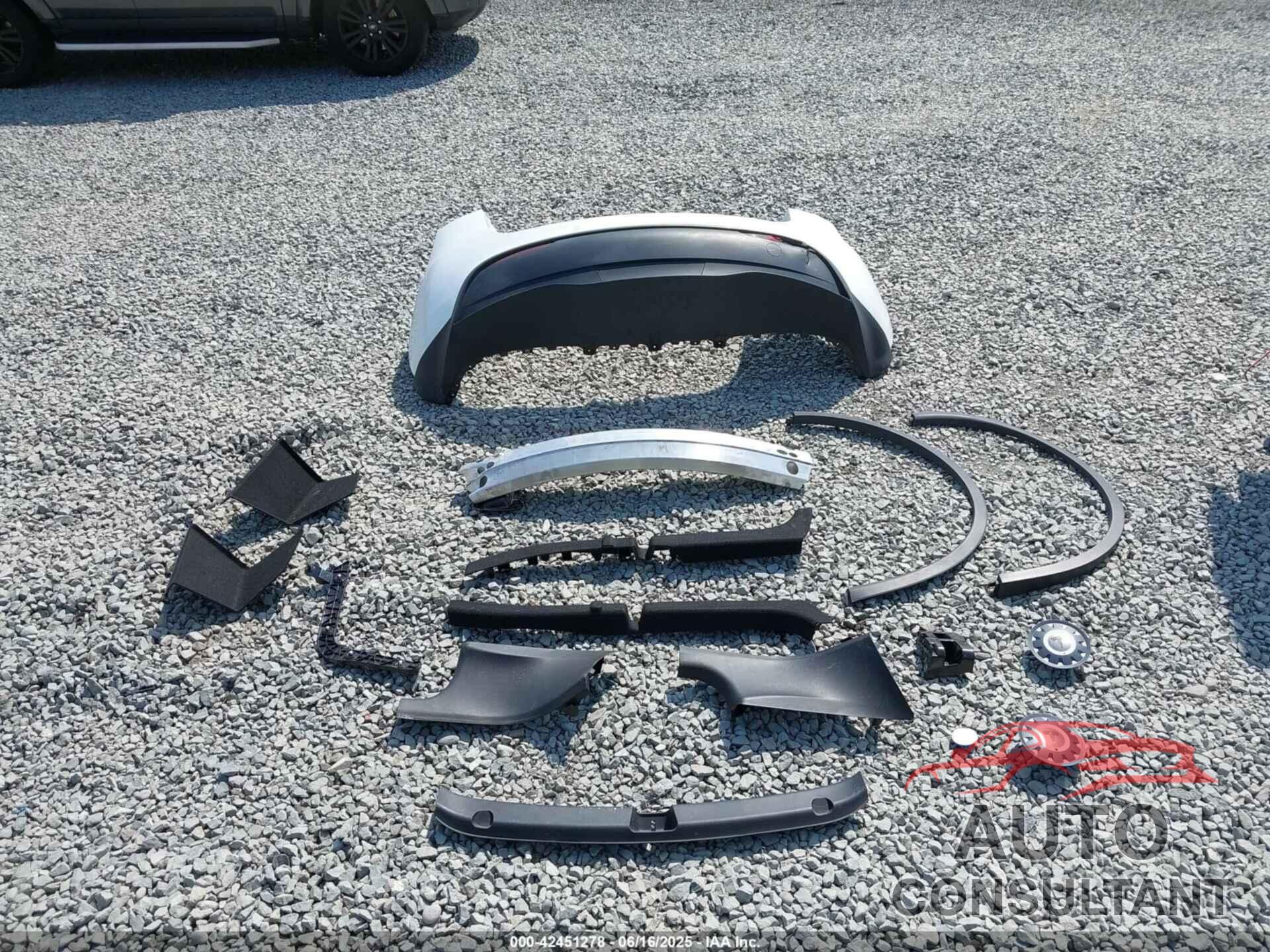 TESLA MODEL Y 2022 - 7SAYGDEF9NF400265