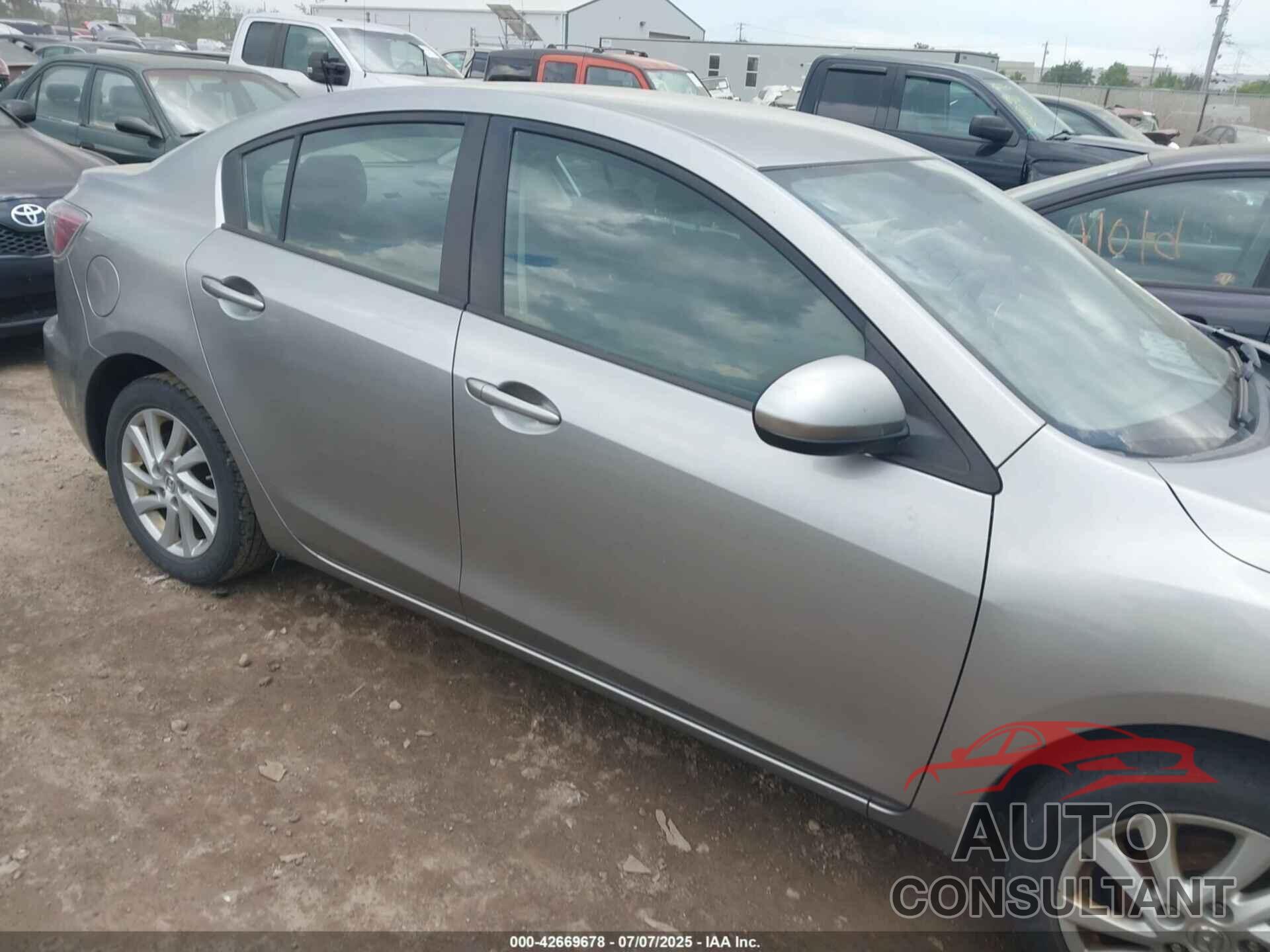 MAZDA MAZDA3 2012 - JM1BL1V76C1551107