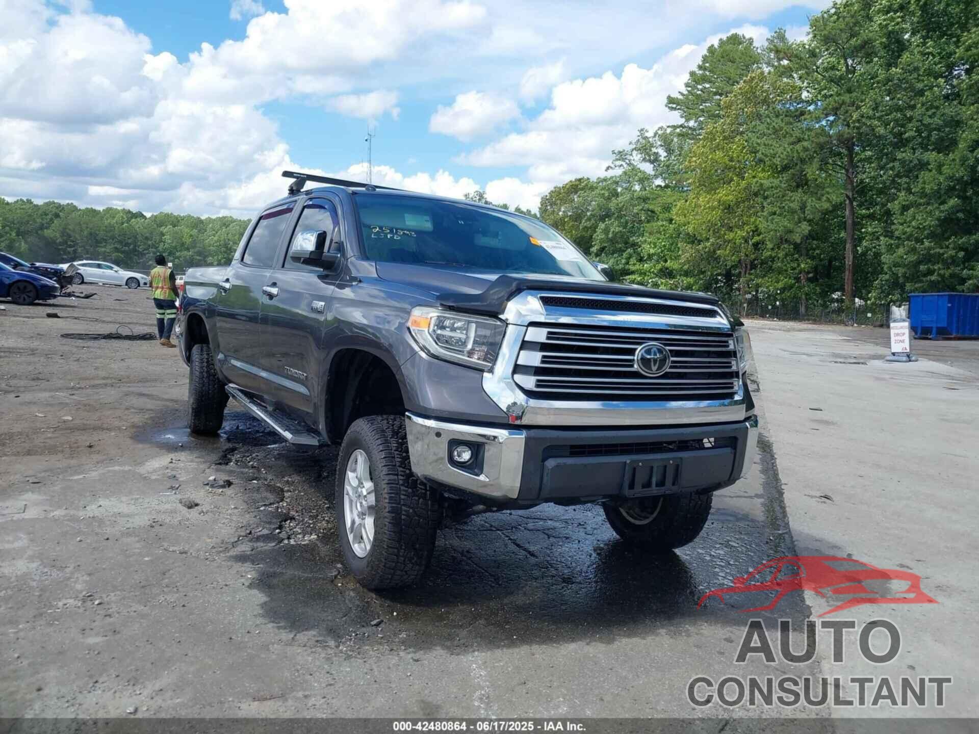 TOYOTA TUNDRA 2018 - 5TFFY5F16JX230635