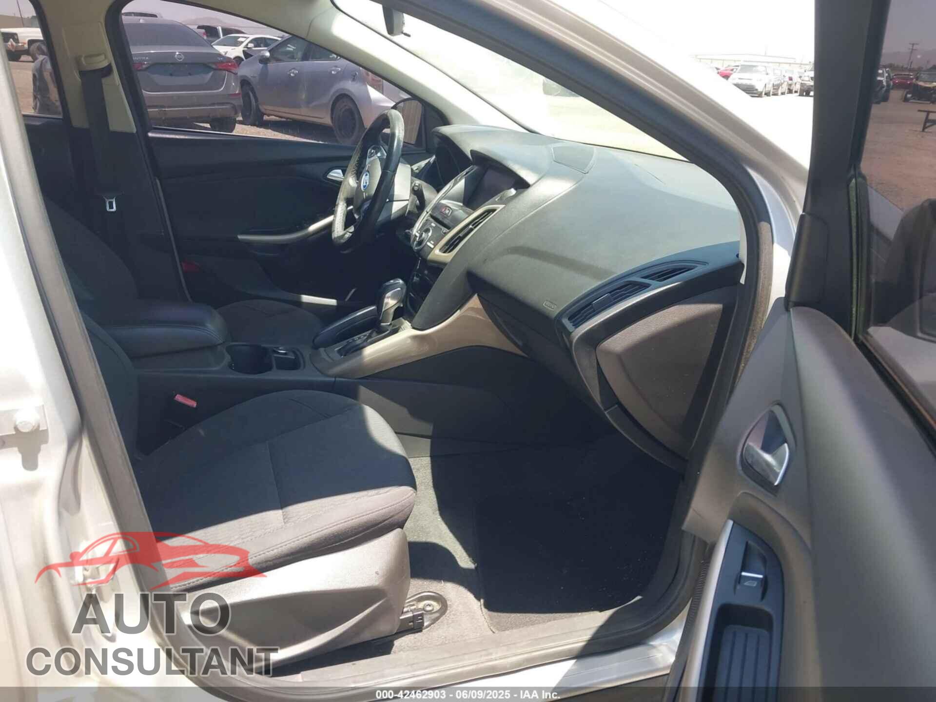 FORD FOCUS 2012 - 1FAHP3M28CL314077