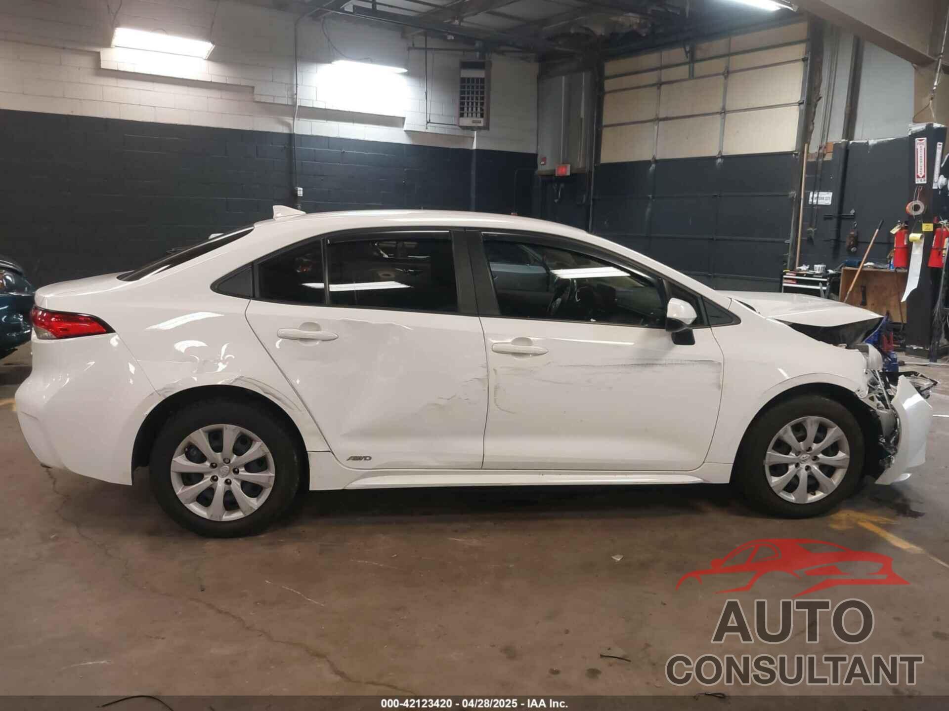 TOYOTA COROLLA 2023 - JTDBDMHE3P3003472