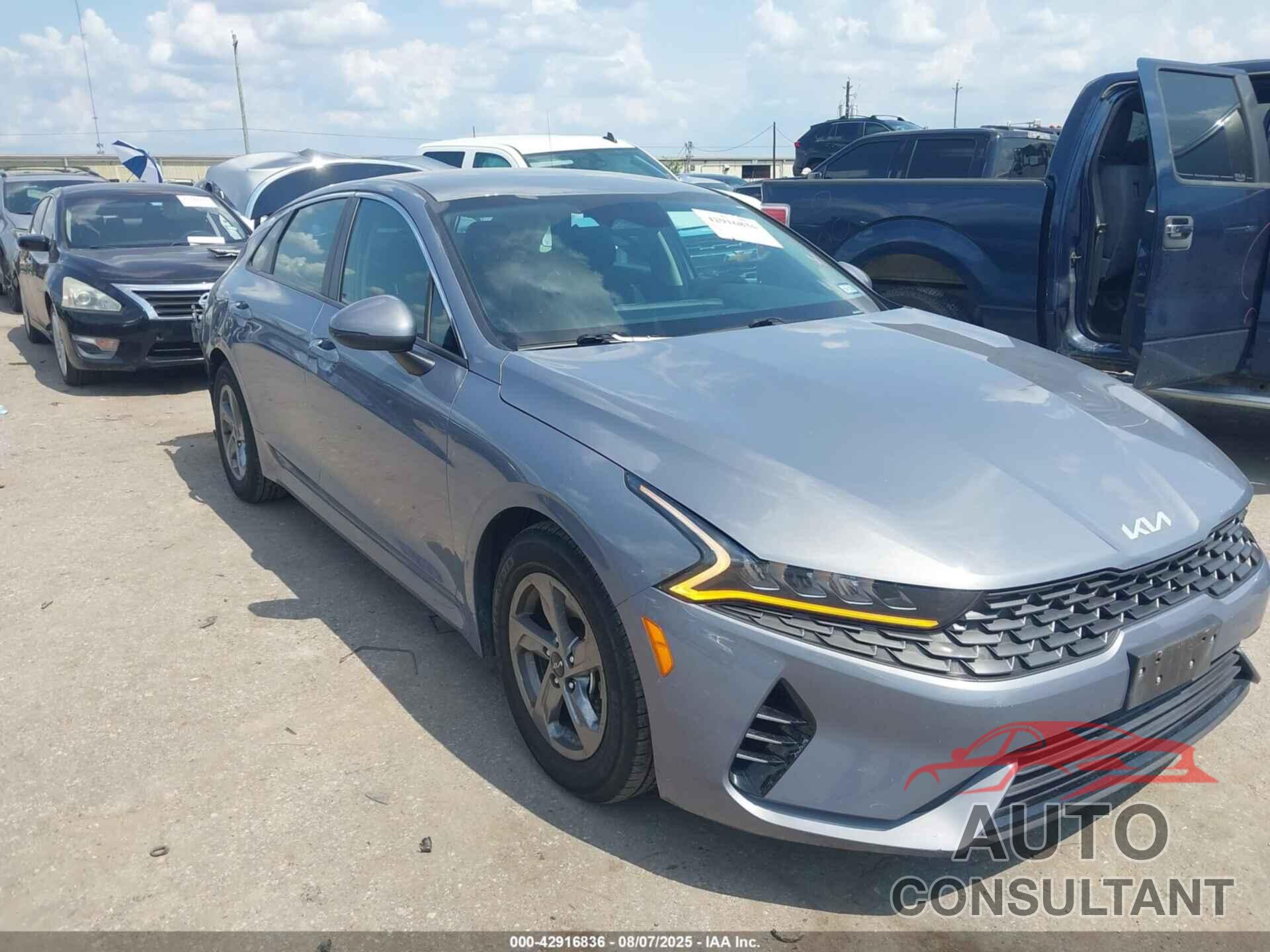 KIA K5 2022 - 5XXG14J27NG159753