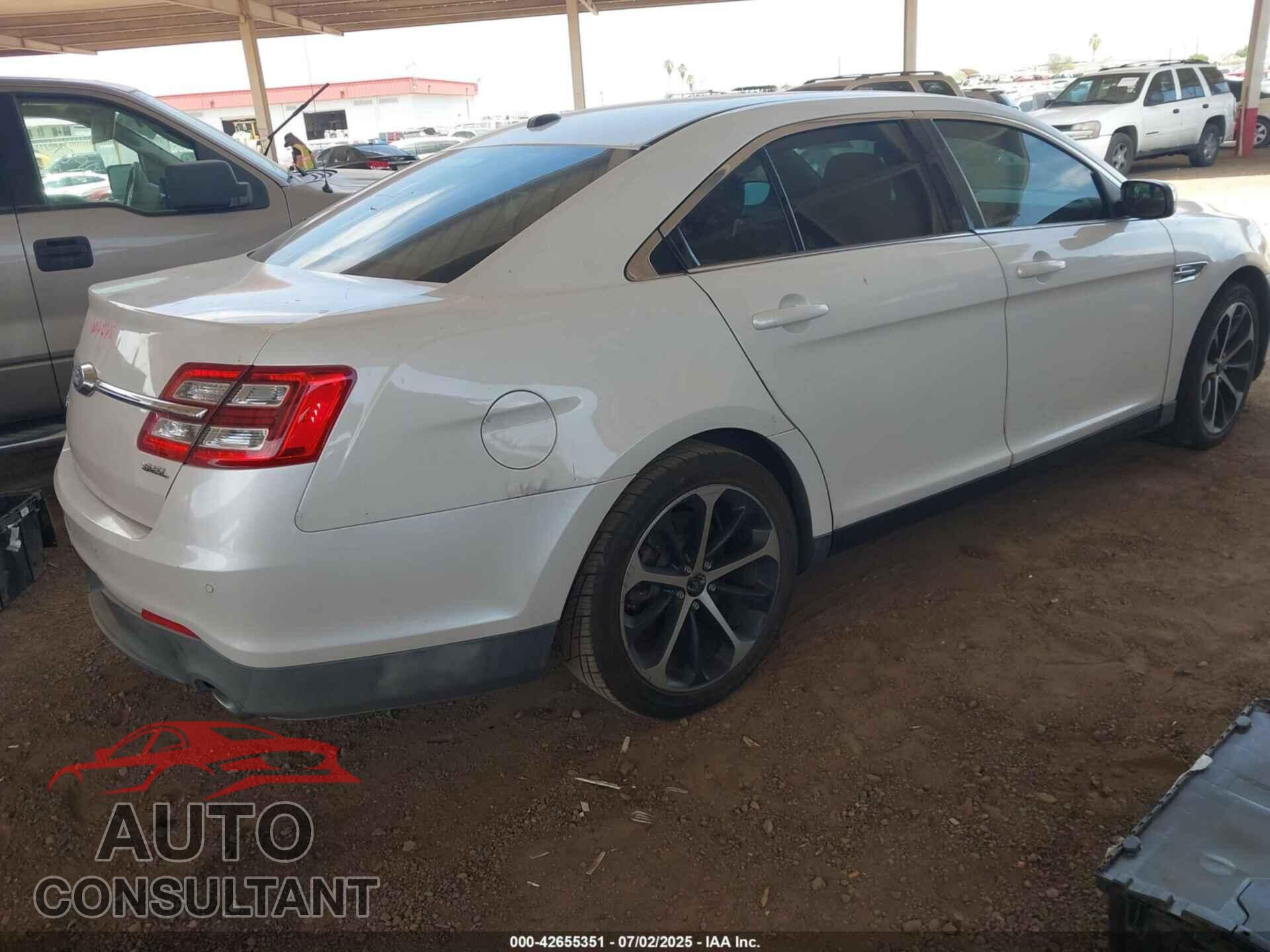 FORD TAURUS 2014 - 1FAHP2E82EG109119