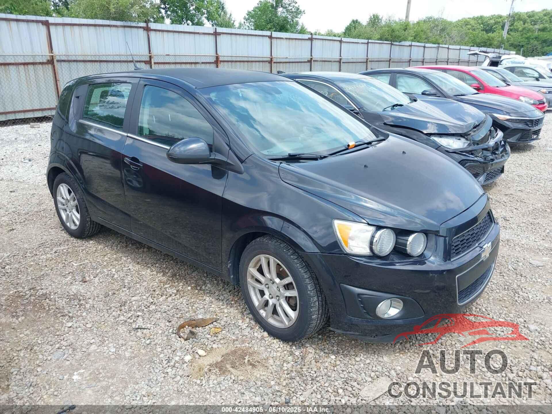 CHEVROLET SONIC 2013 - 1G1JC6SH5D4175739