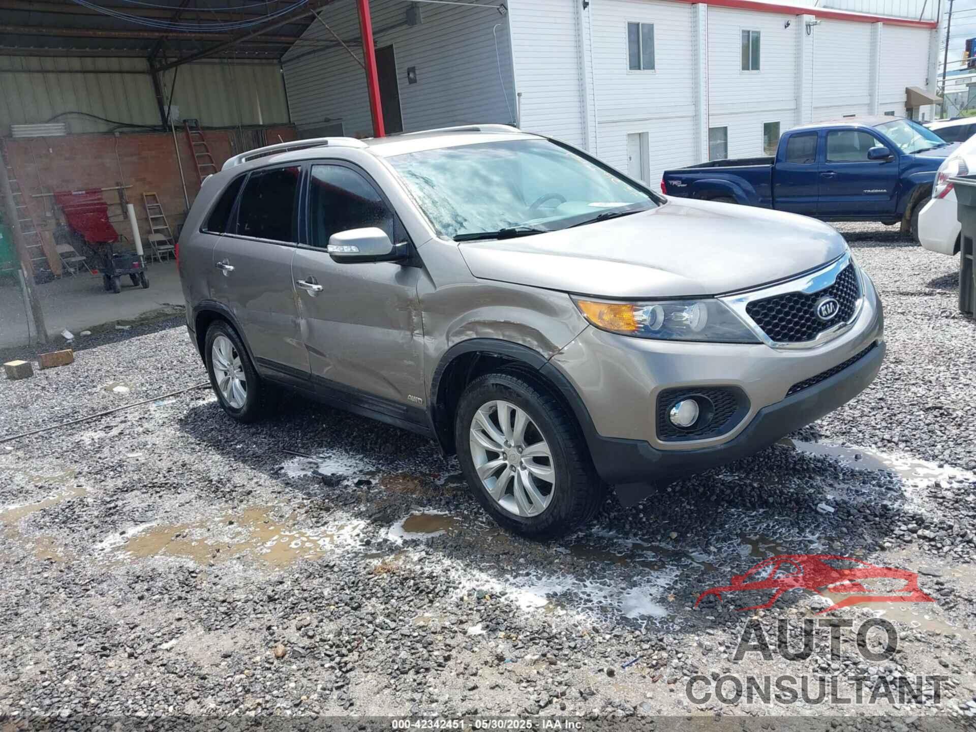KIA SORENTO 2011 - 5XYKUDA27BG035121