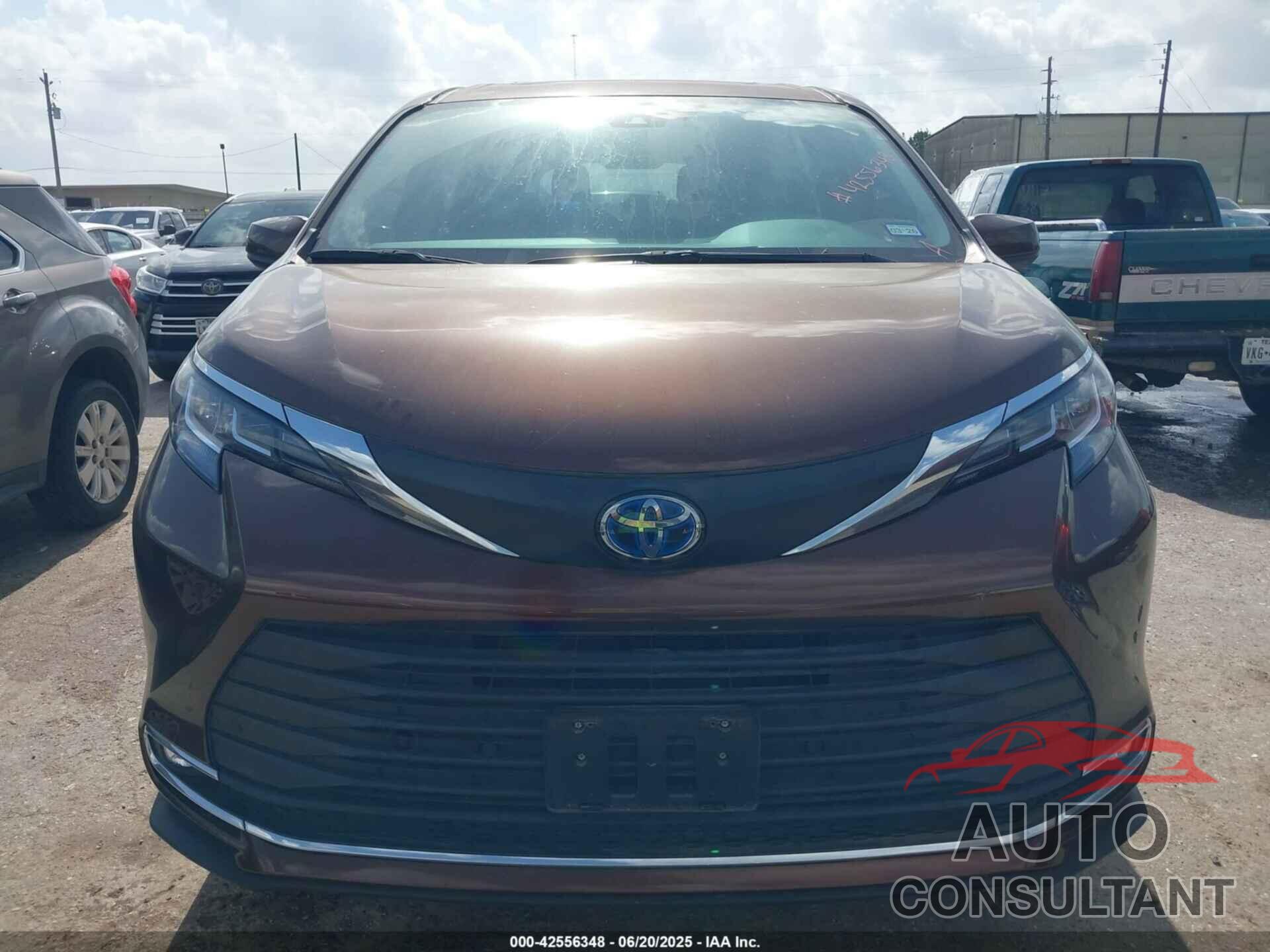 TOYOTA SIENNA 2021 - 5TDJRKEC6MS065866