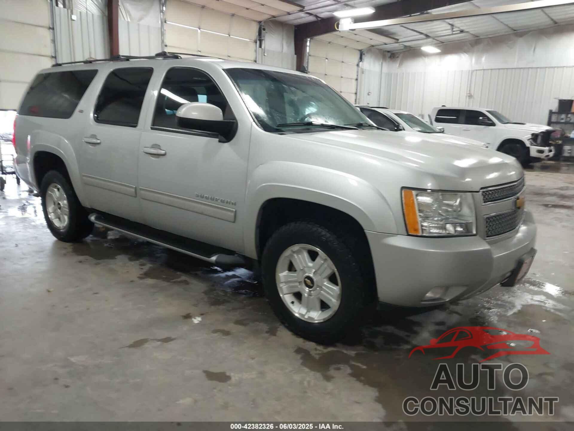 CHEVROLET SUBURBAN 1500 2011 - 1GNSKJE38BR188560