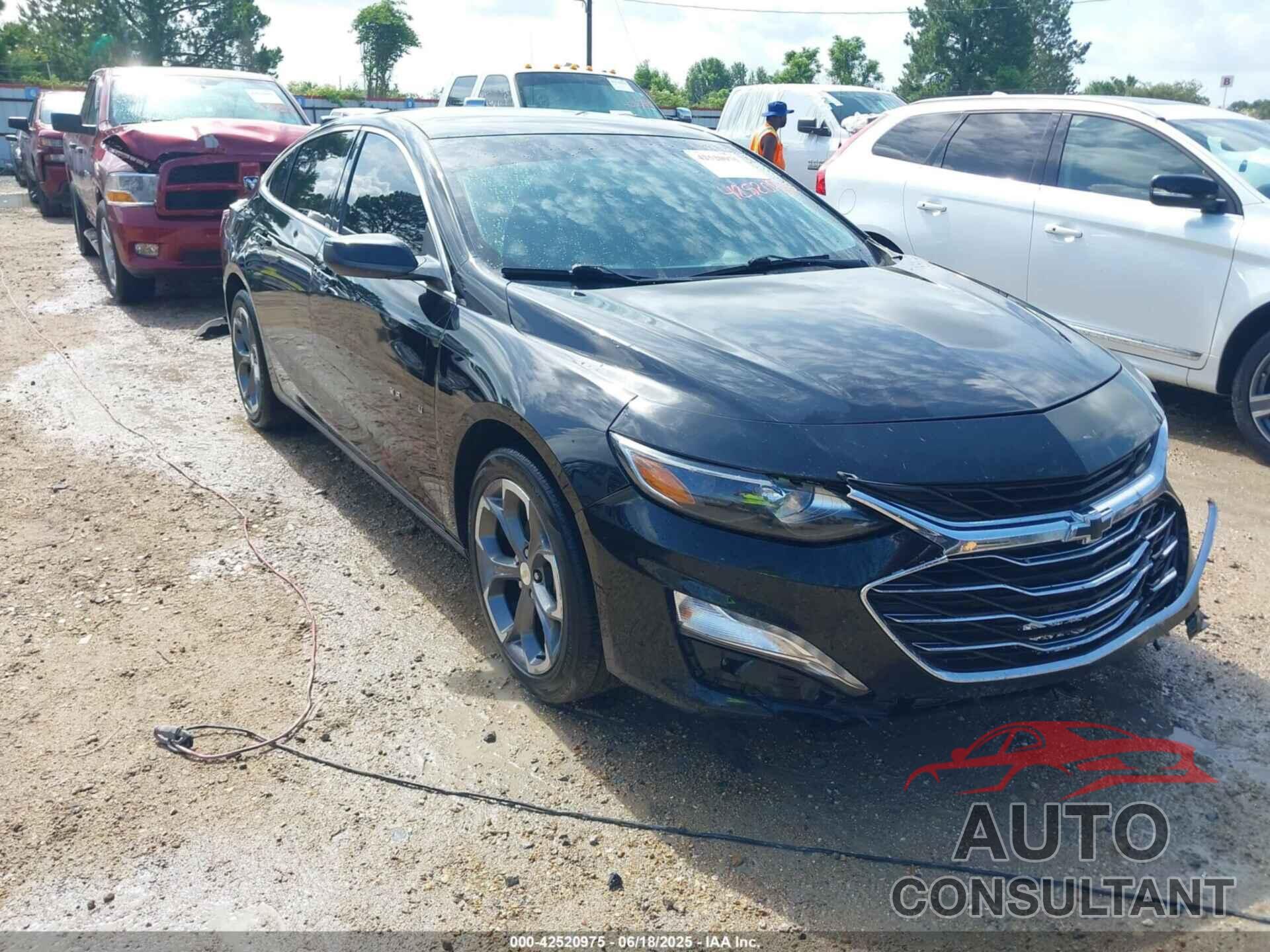 CHEVROLET MALIBU 2021 - 1G1ZD5ST6MF018420