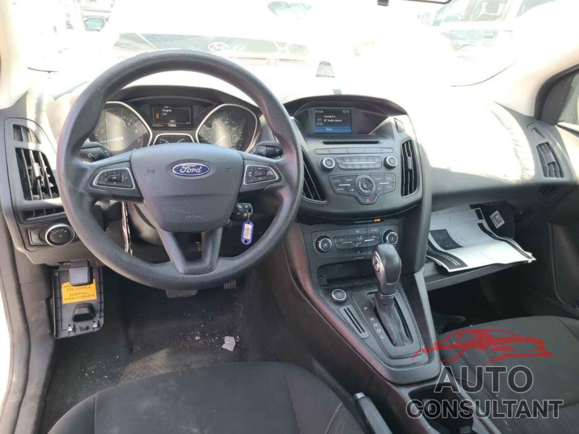 FORD FOCUS 2017 - 1FADP3E29HL272135