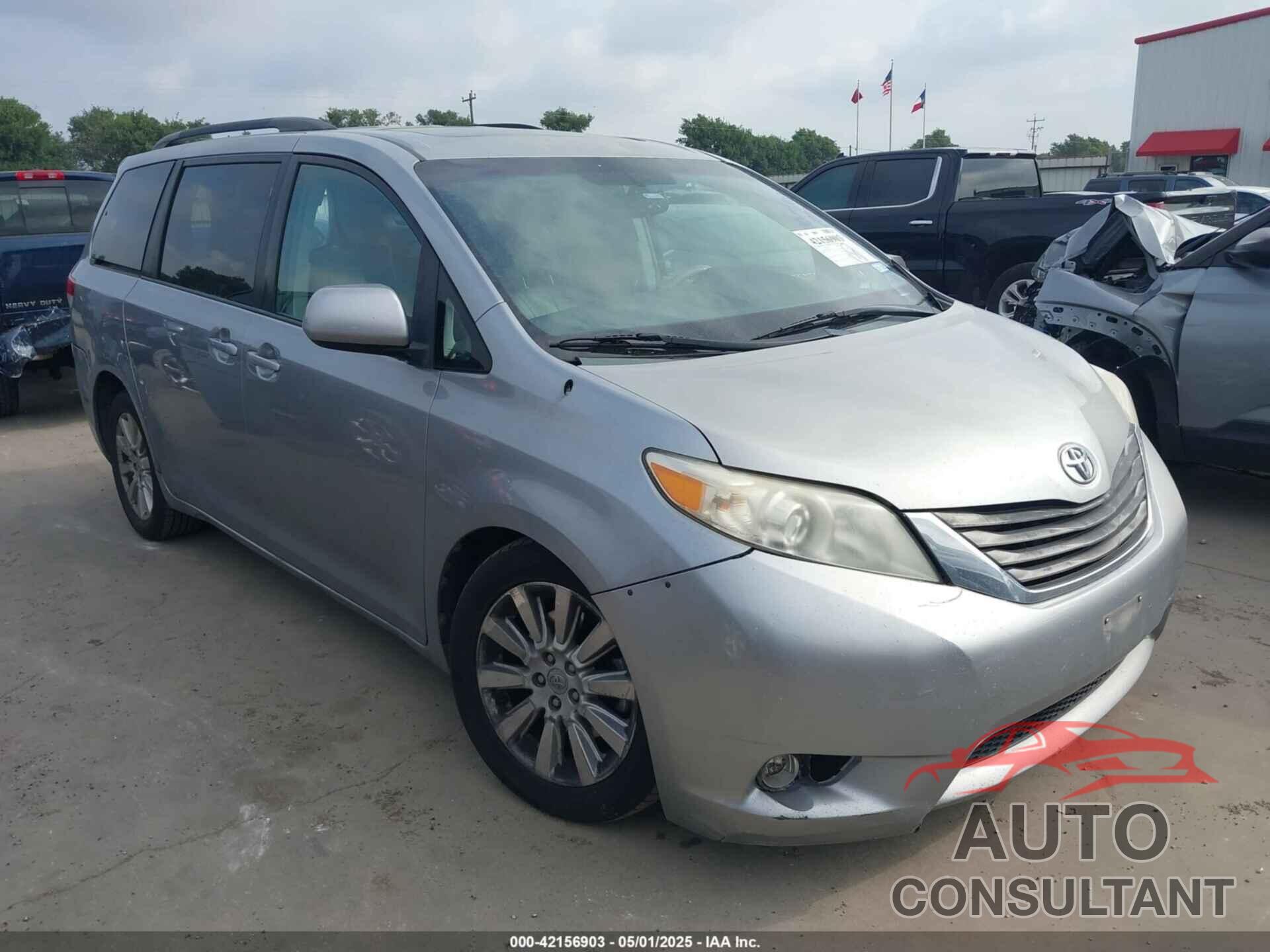 TOYOTA SIENNA 2011 - 5TDDK3DC0BS016250