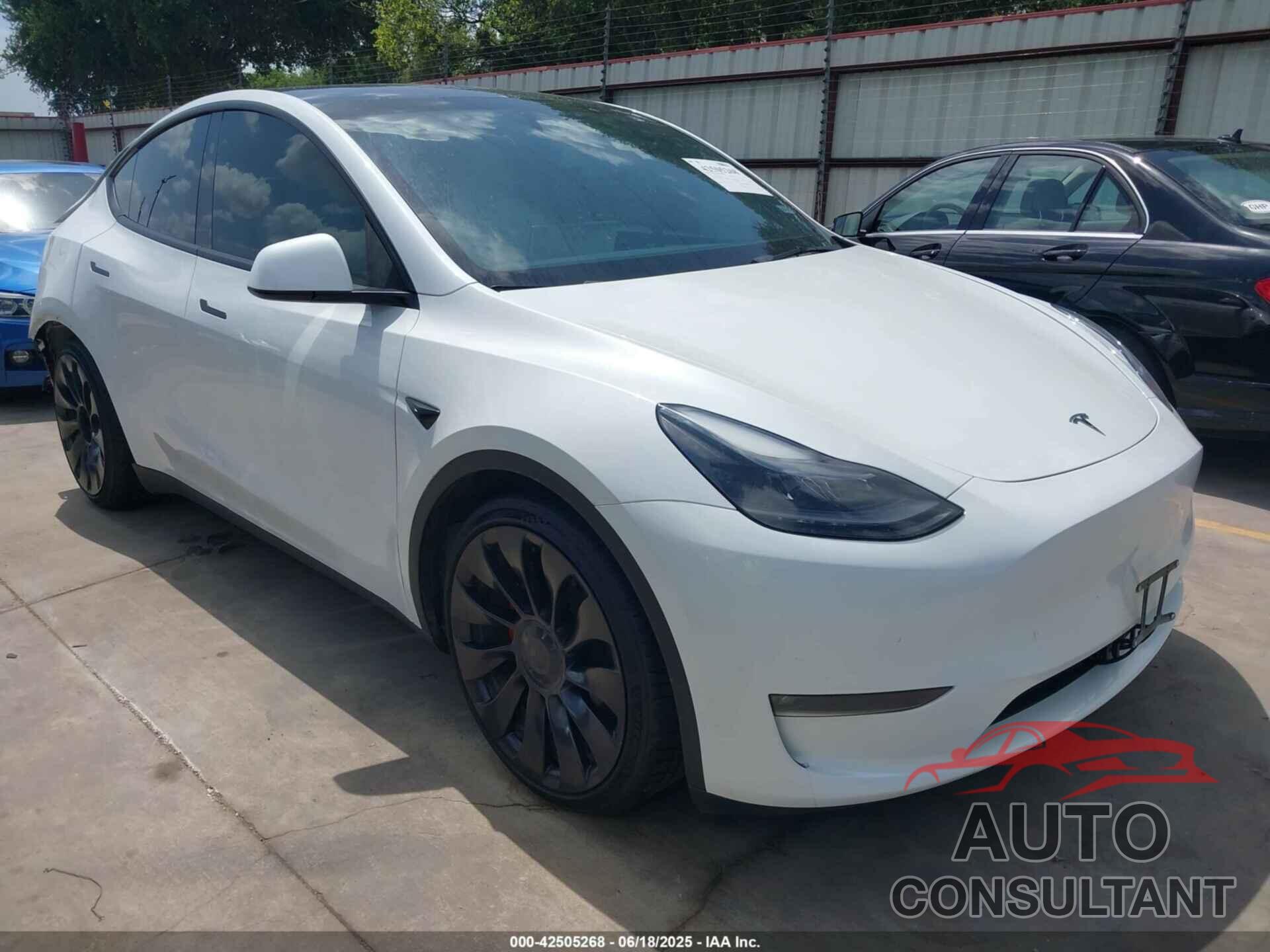 TESLA MODEL Y 2023 - 7SAYGDEF5PF806868